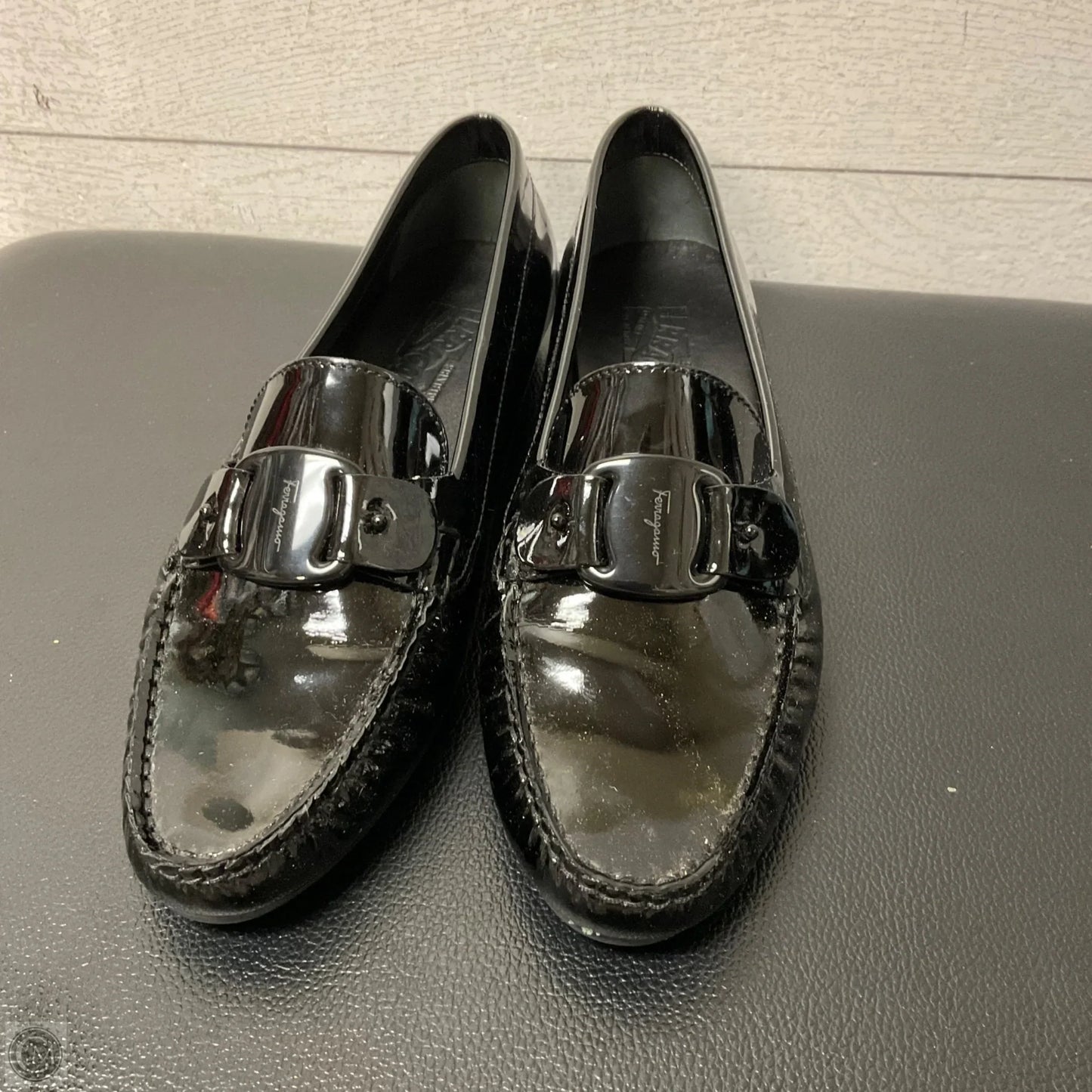 Shoes Luxury Designer By Ferragamo In Black, Size: 8.5