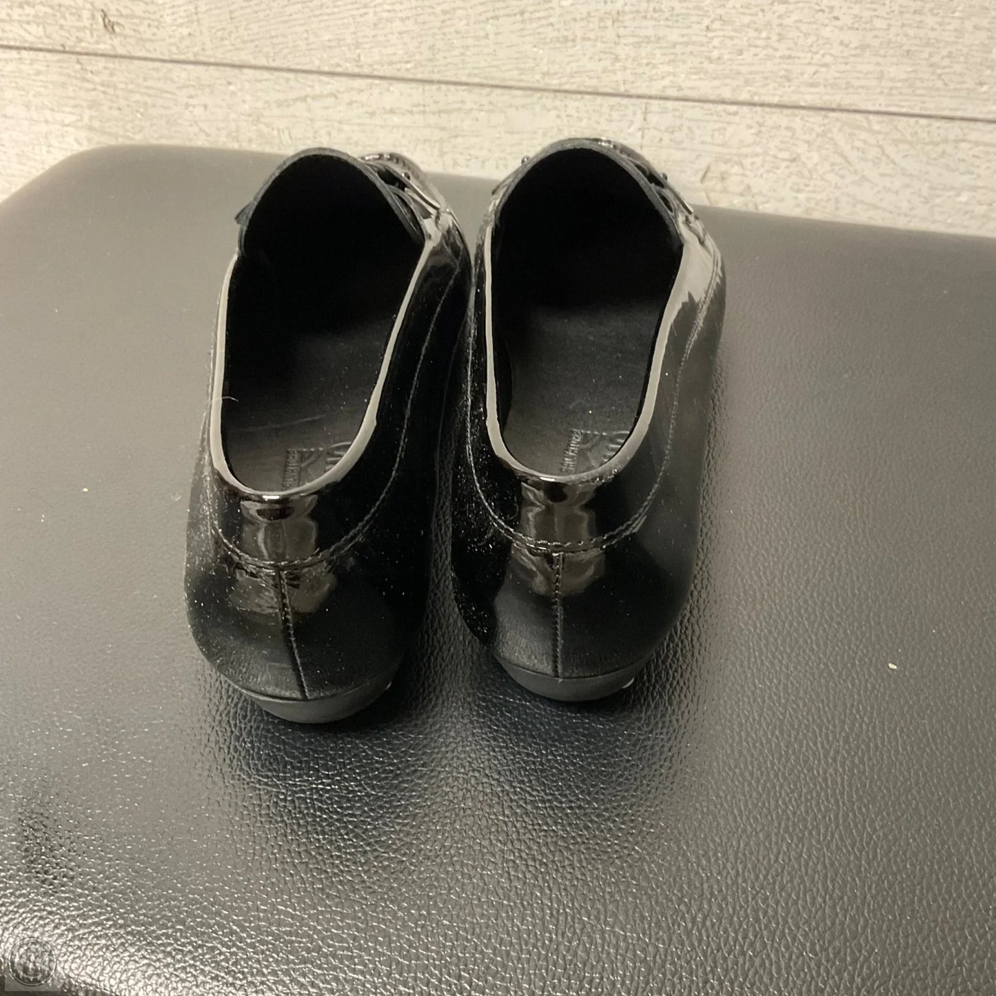 Shoes Luxury Designer By Ferragamo In Black, Size: 8.5