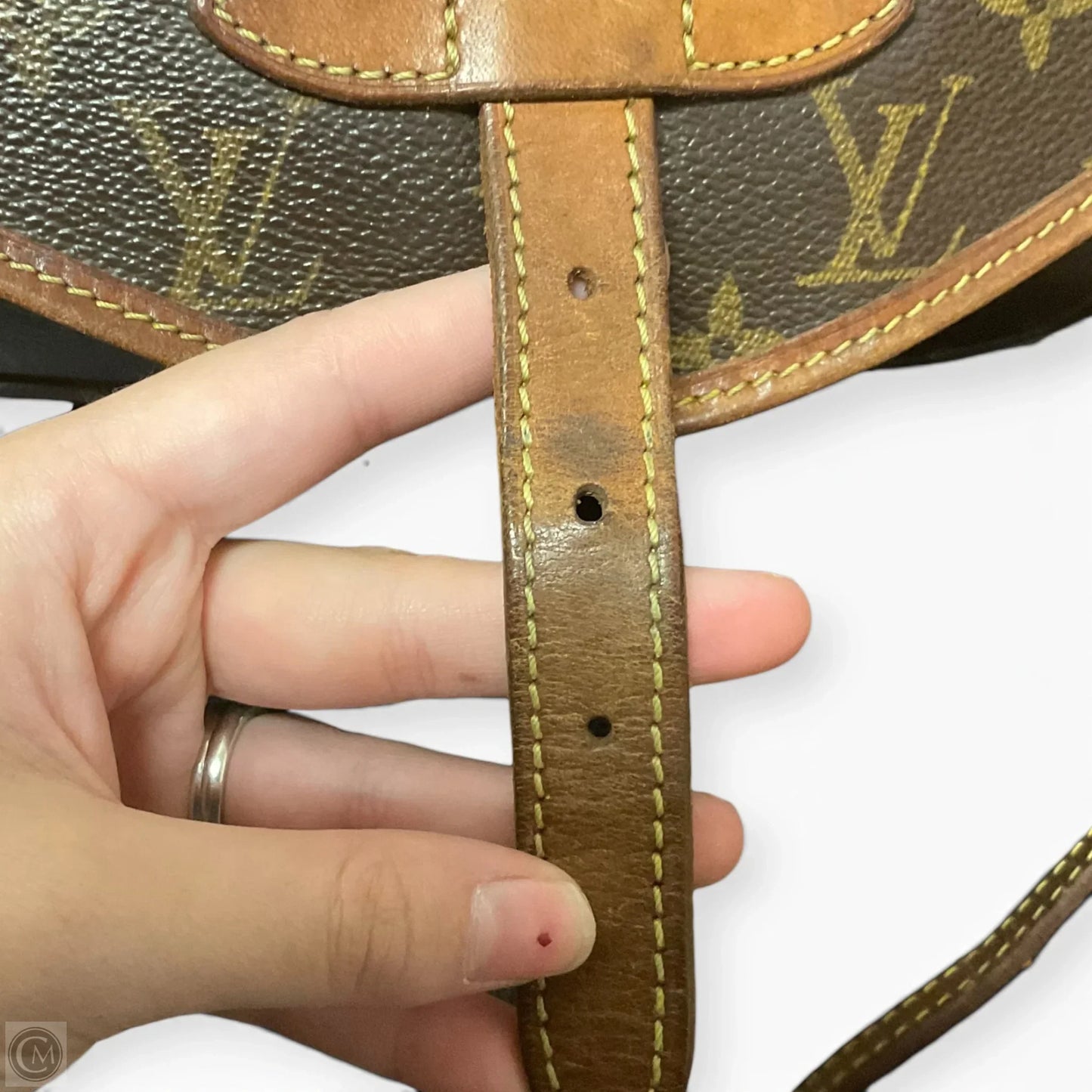 Crossbody Luxury Designer By Louis Vuitton, Size: Medium