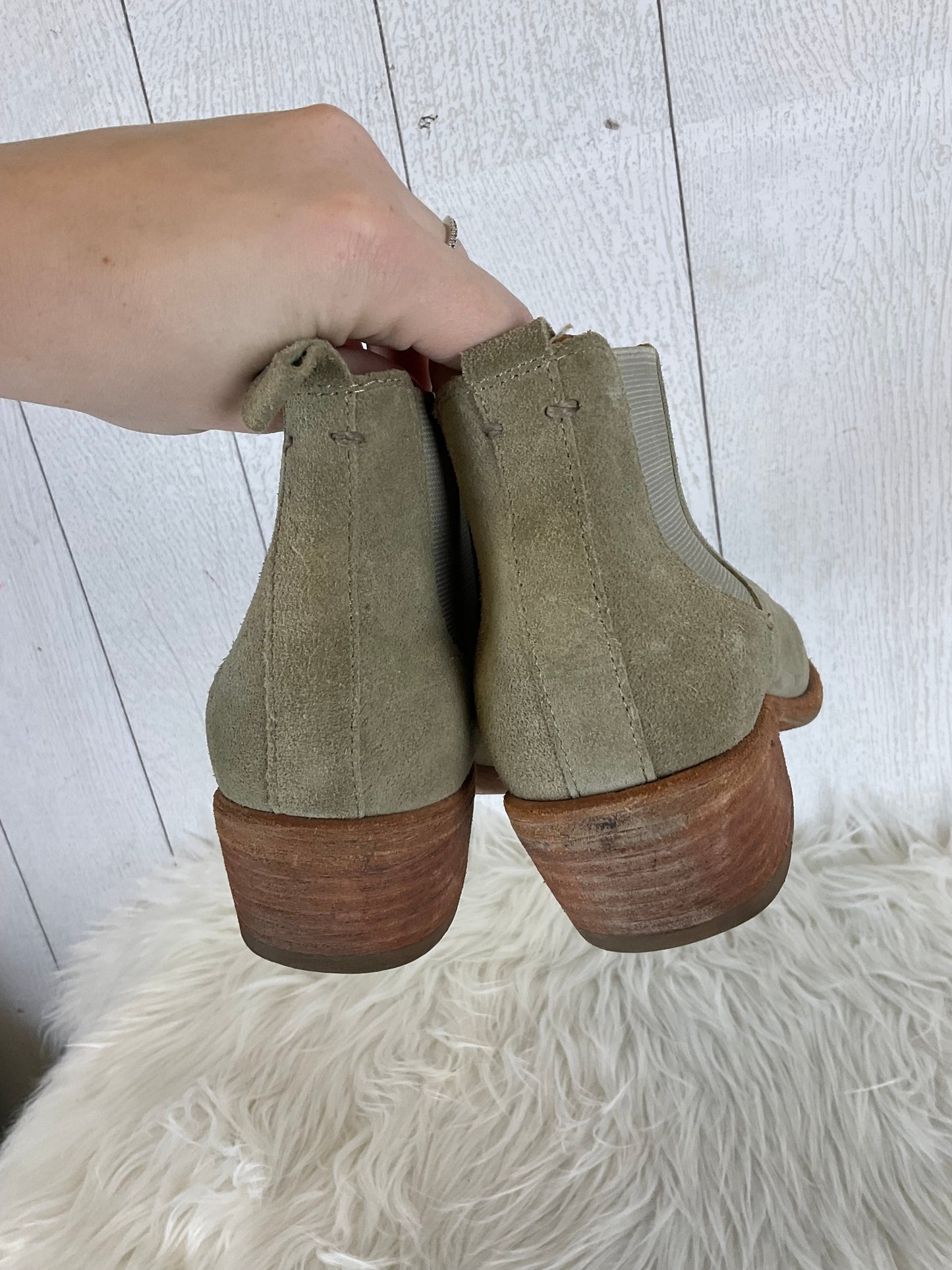 Boots Ankle Flats By Frye In Tan, Size: 7.5