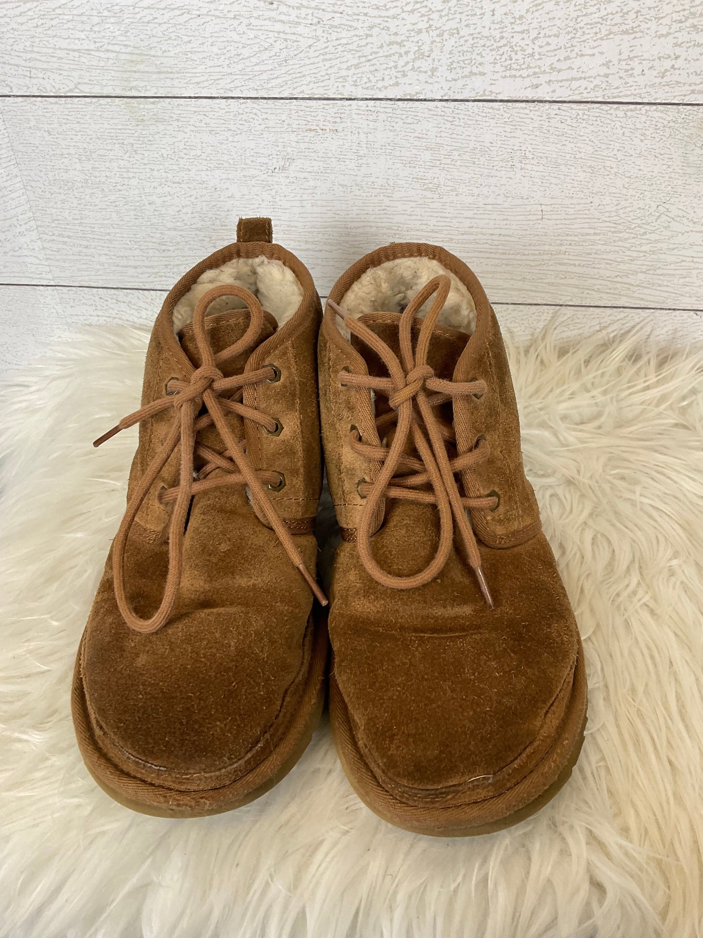 Shoes Designer By Ugg In Tan, Size: 9