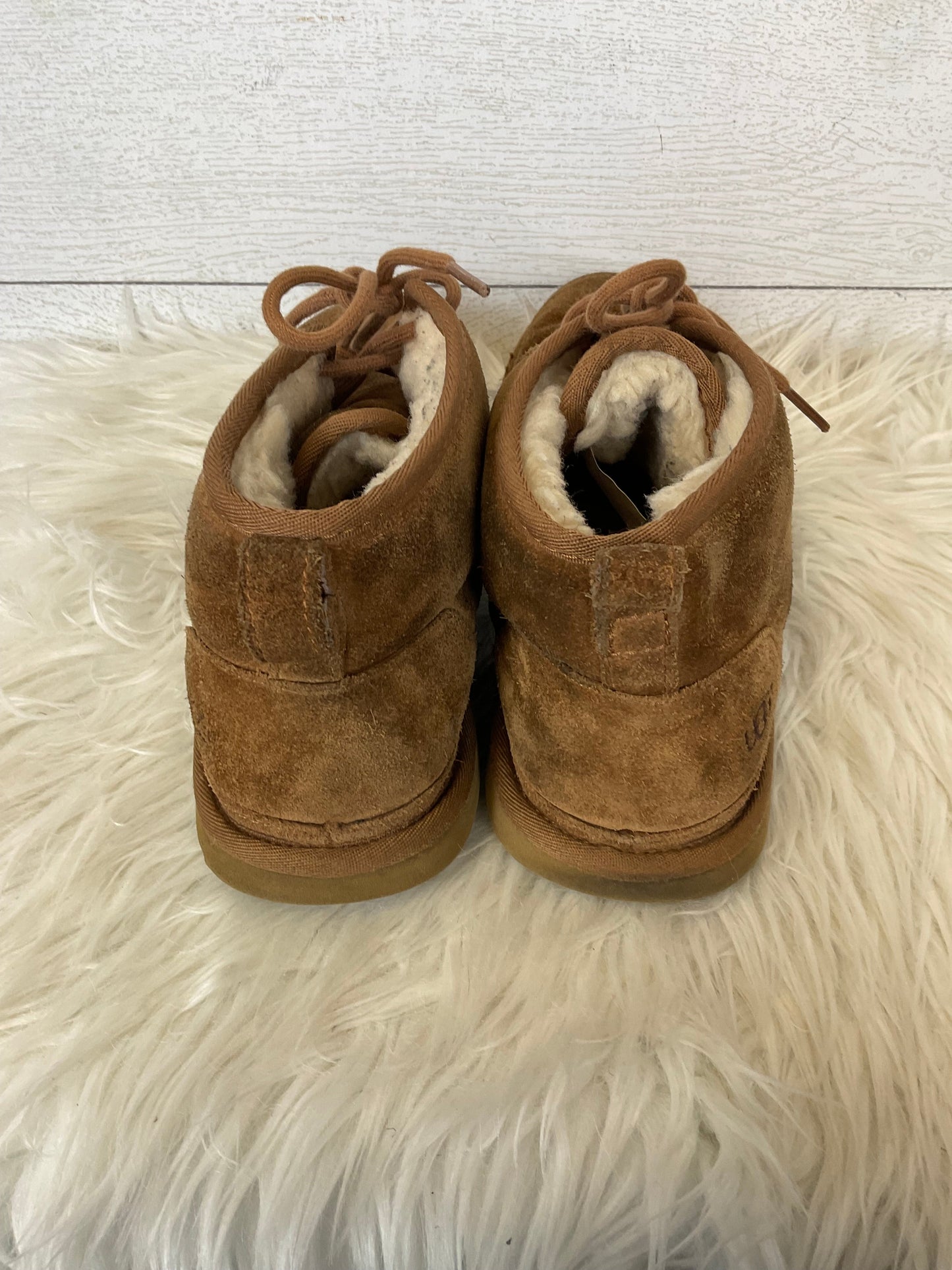 Shoes Designer By Ugg In Tan, Size: 9