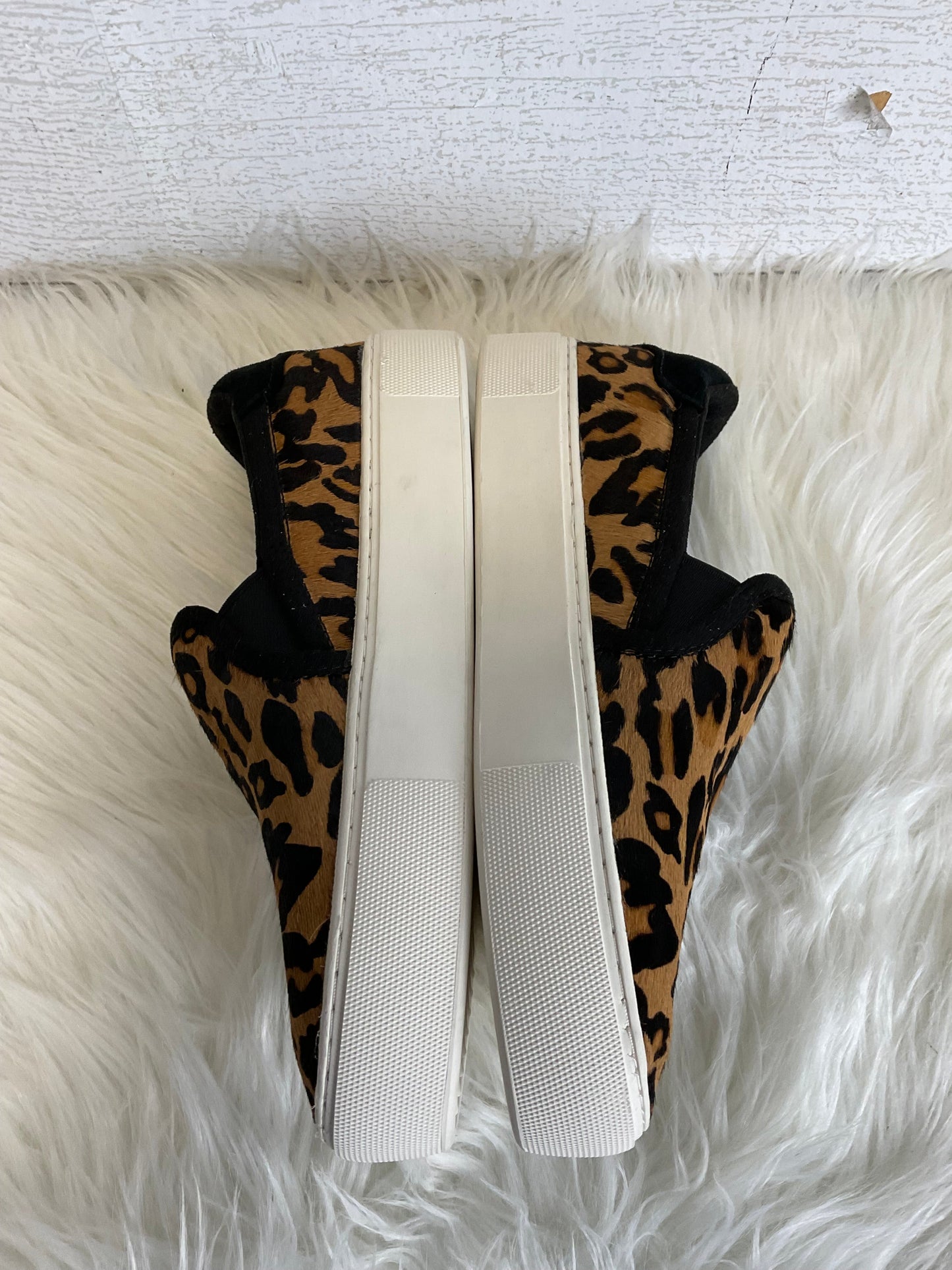 Animal Print Shoes Flats Ugg, Size 7