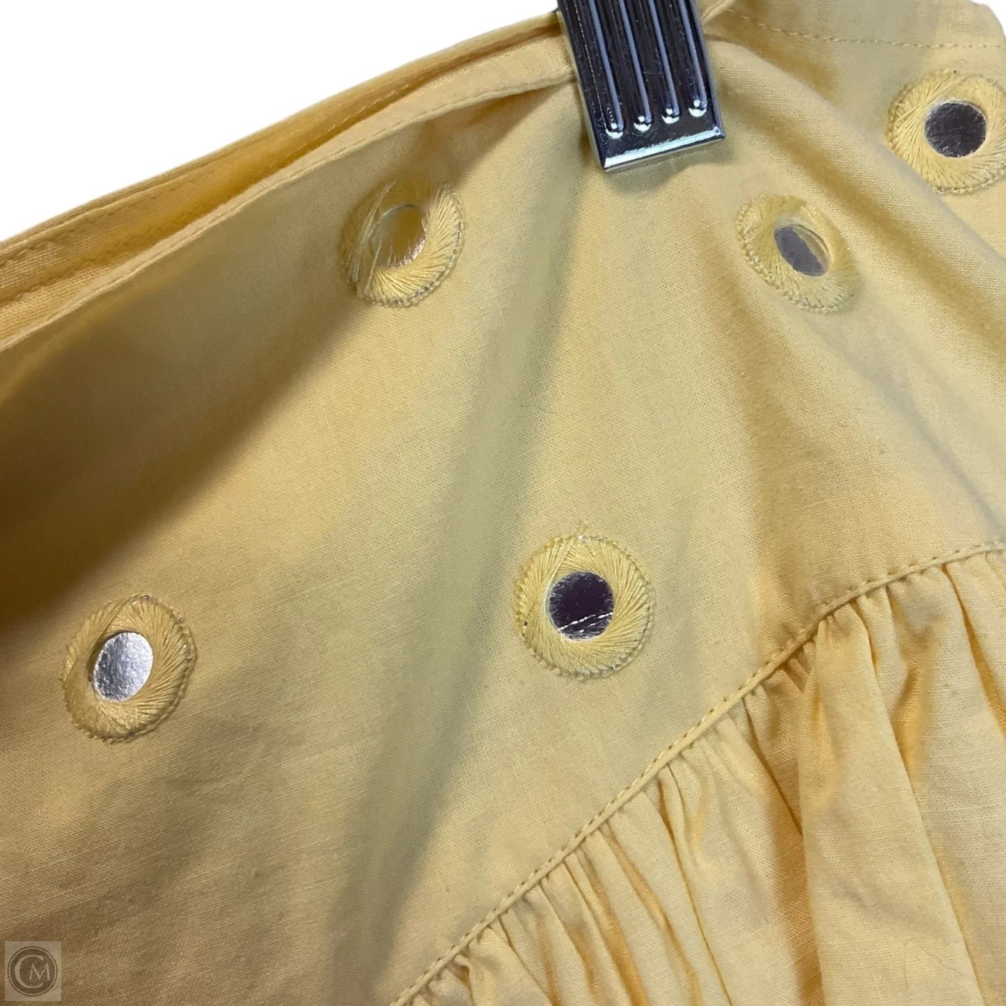 Skirt Mini & Short By Clothes Mentor In Yellow, Size: M