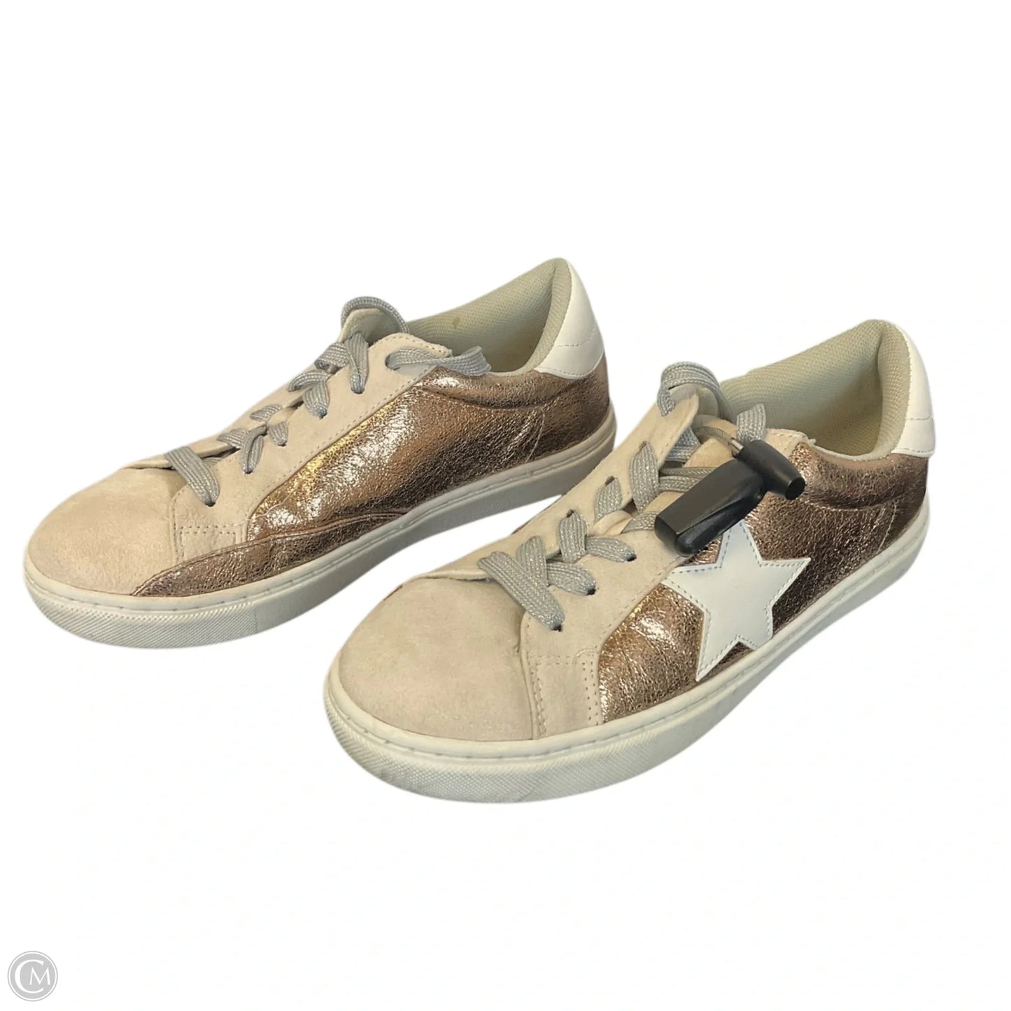 Shoes Sneakers By Clothes Mentor In Cream, Size: 6.5