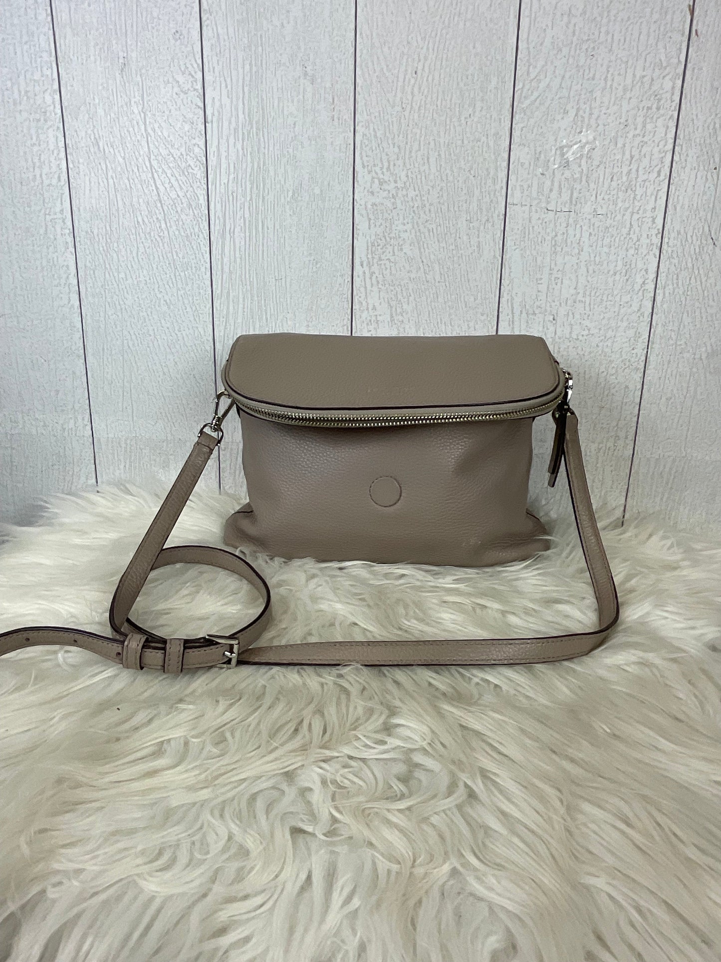 Crossbody Designer By Kate Spade, Size: Medium