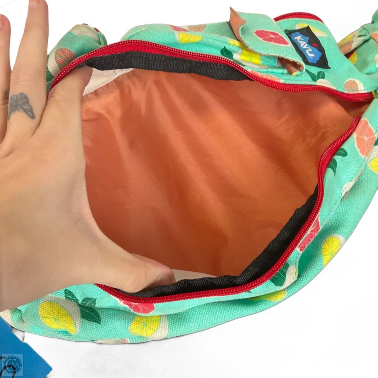 Crossbody By Kavu, Size: Medium