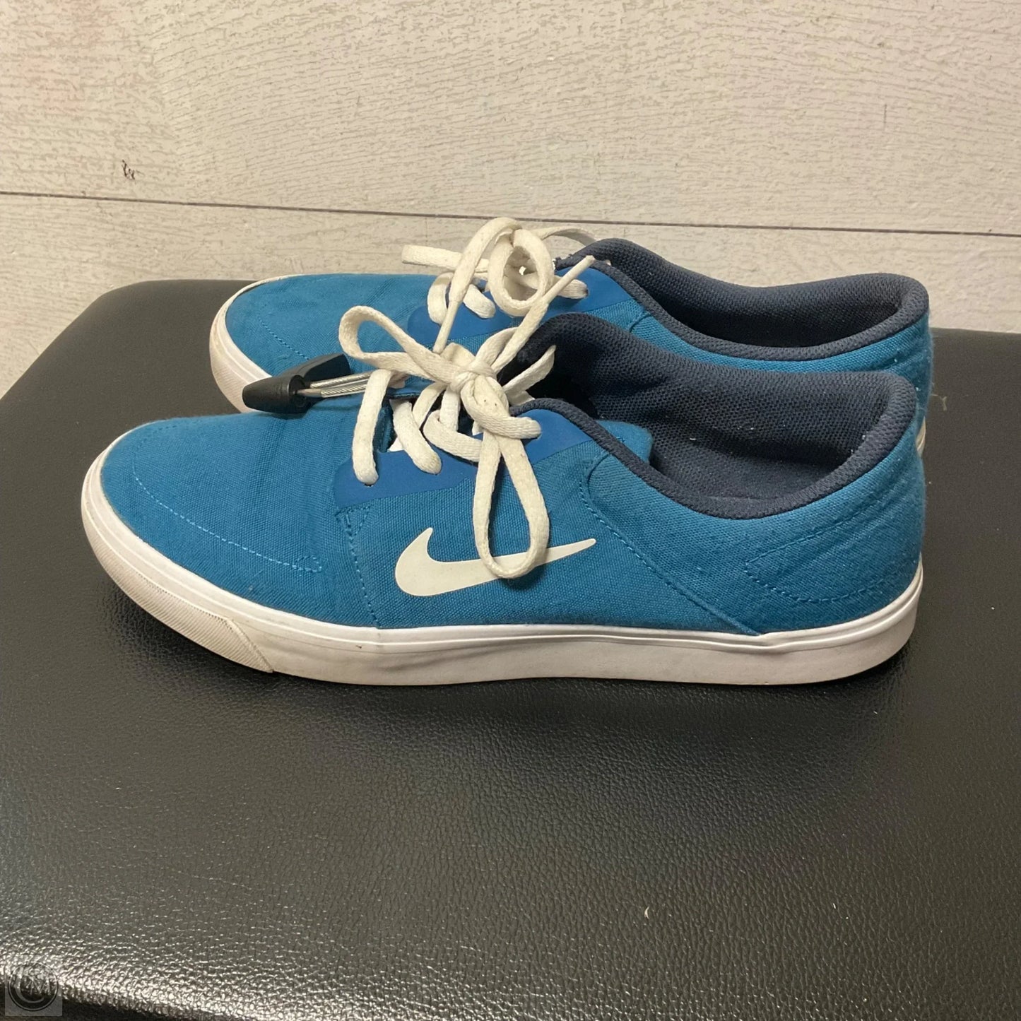 Shoes Athletic By Nike In Blue, Size: 9