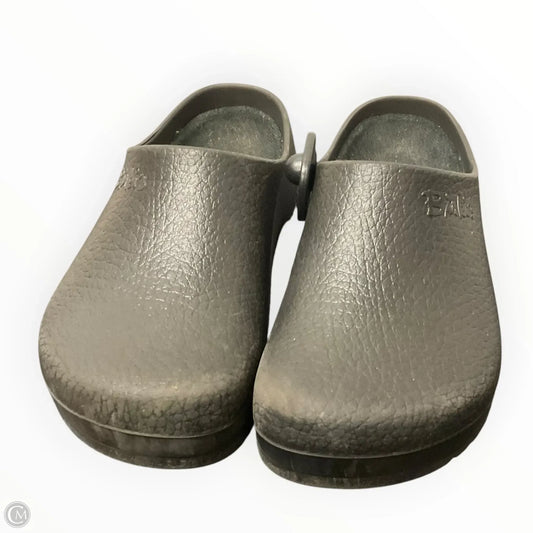 Shoes Flats By Birkenstock In Black, Size: 10