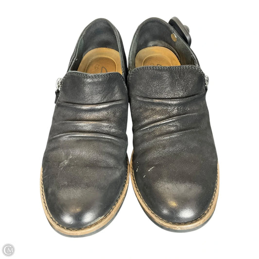 Shoes Flats By Clarks In Black, Size: 7