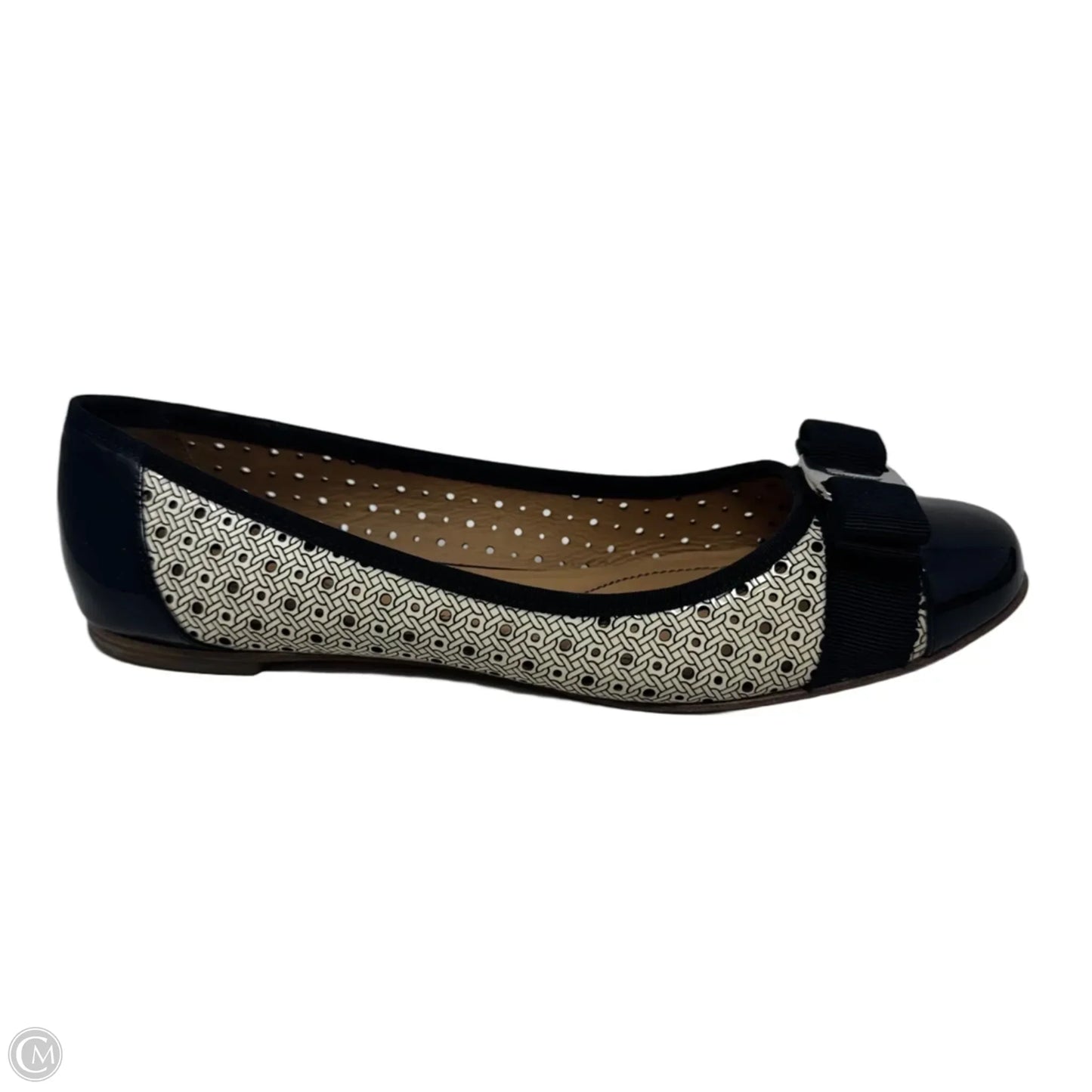 Varina Cap Toe Flats Shoes Luxury Designer By Ferragamo In Black & Cream, Size: 10.5