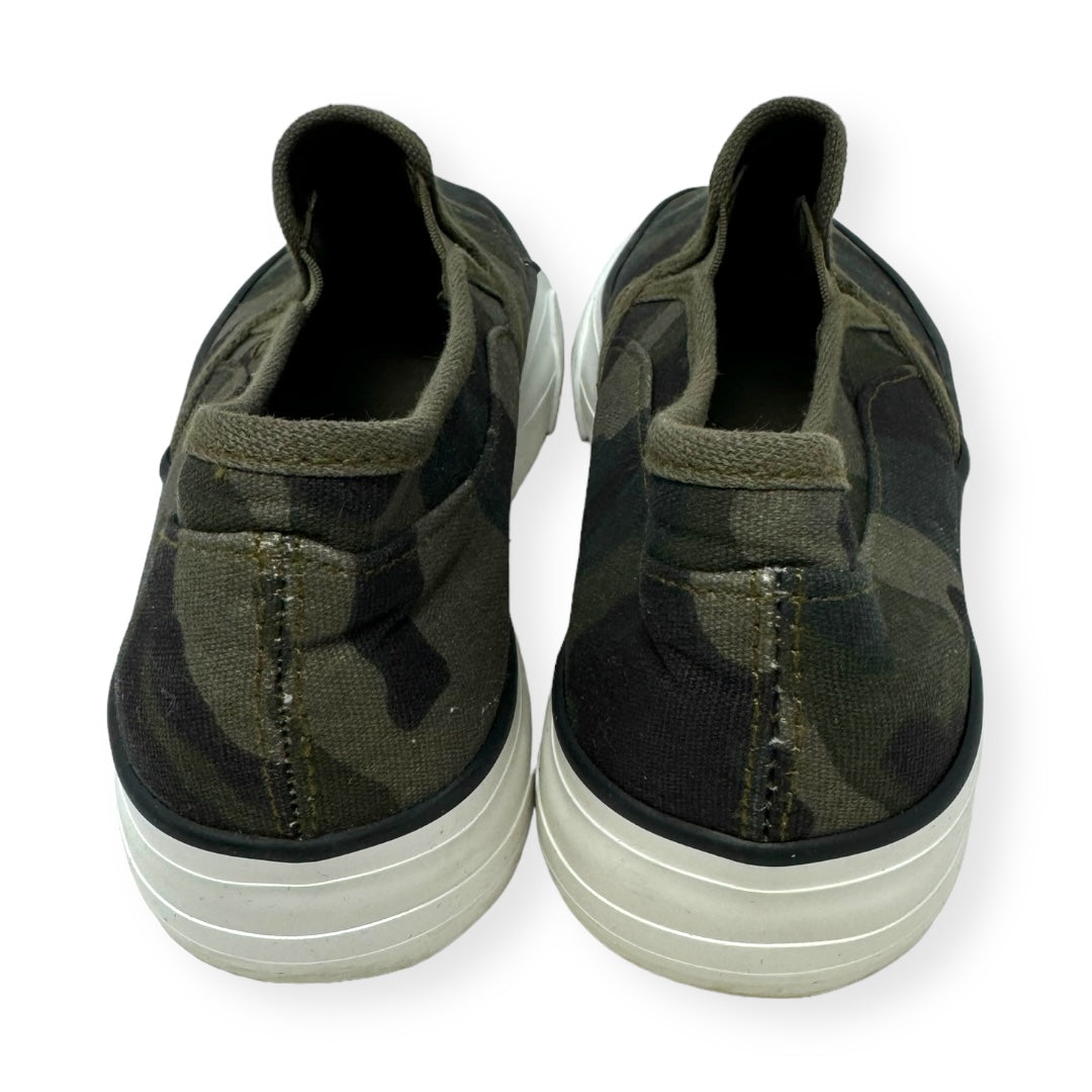 Camoflauge Shoes Sneakers Restricted, Size 7