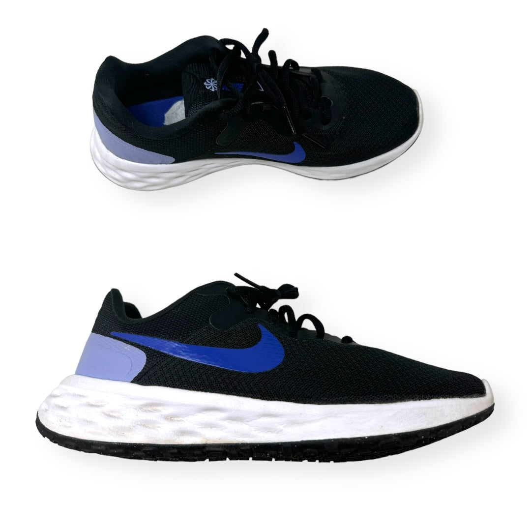 Black Shoes Athletic Nike, Size 8