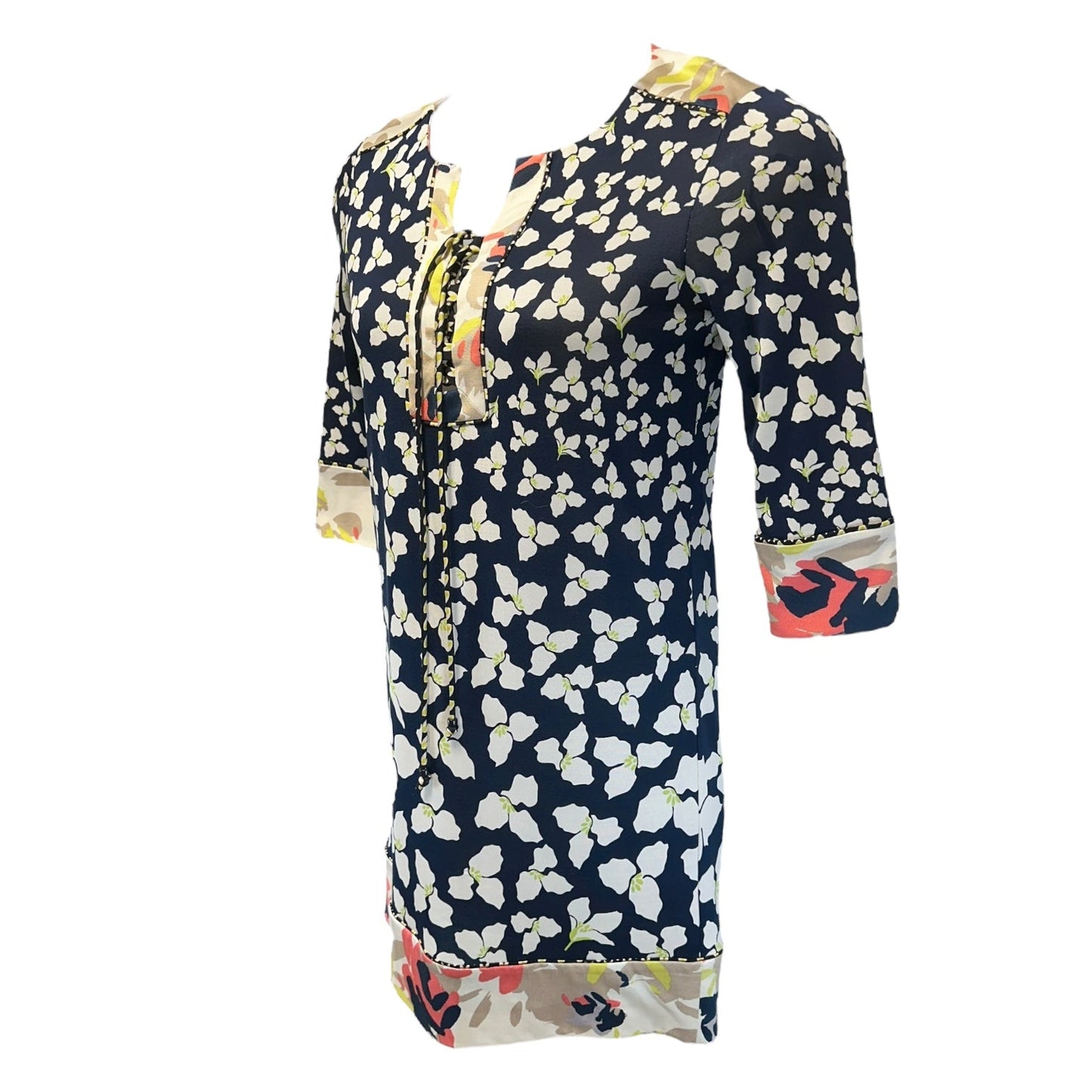 Trella 100% Silk Floral Lace Up 3/4 Sleeve Dress Designer By Diane Von Furstenberg In Floral Print, Size: 6