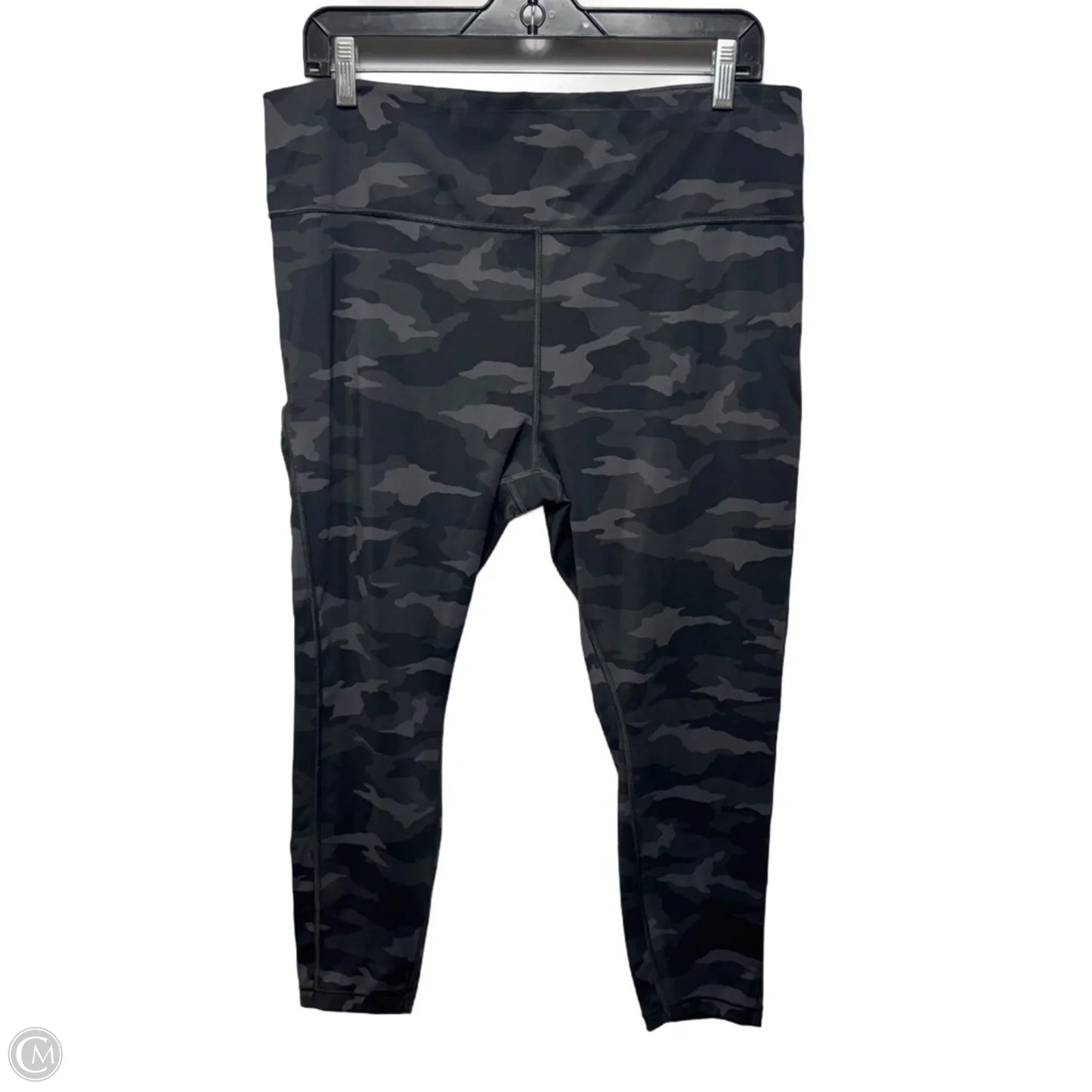 Ultimate 7/8 Tight Athletic Leggings By Athleta In Camouflage Print, Size: Xl