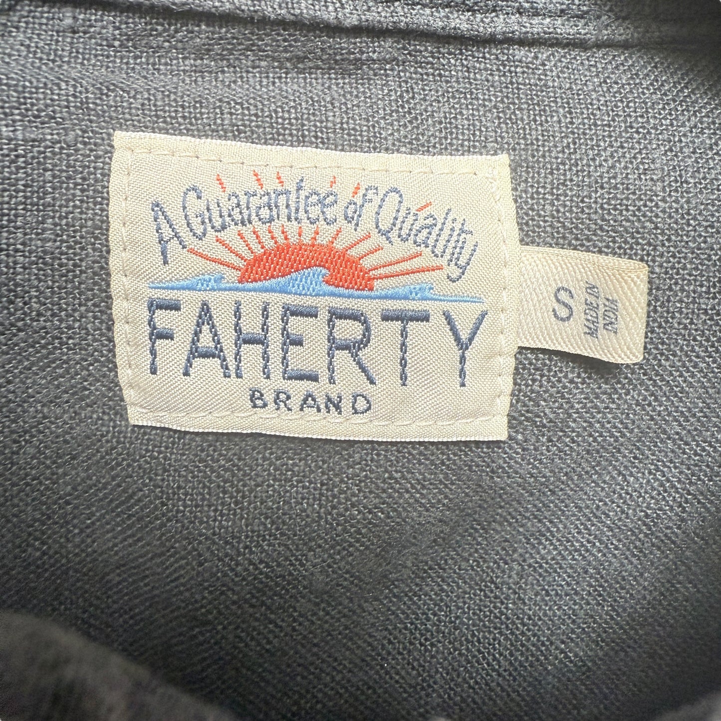 Linen Button Down Top Long Sleeve By Faherty In Grey, Size: S