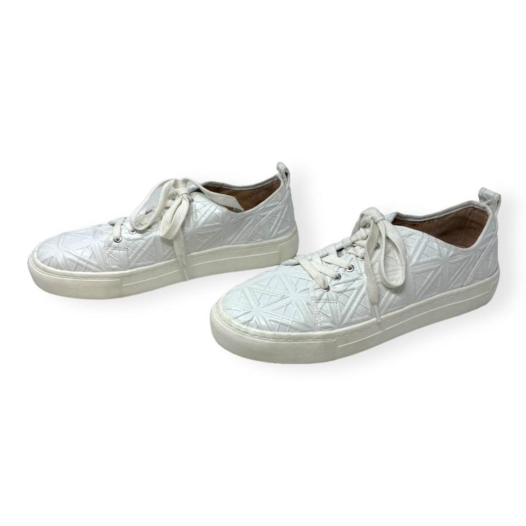 White Shoes Sneakers Antonio Melani, Size 9.5