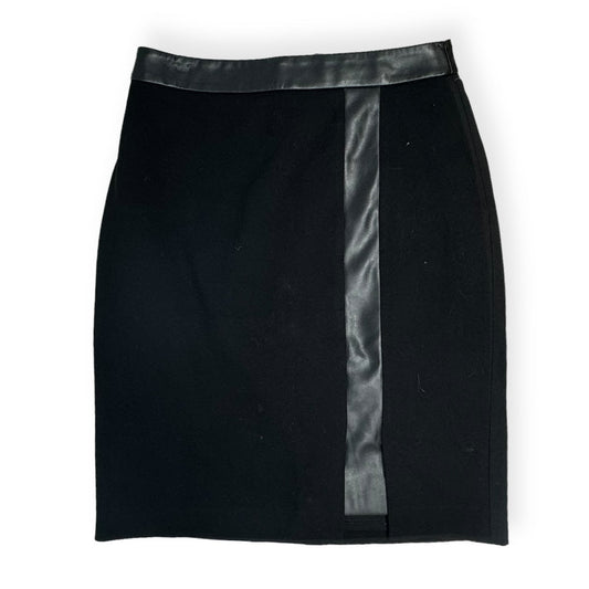 Black Skirt Mini & Short White House Black Market, Size 0