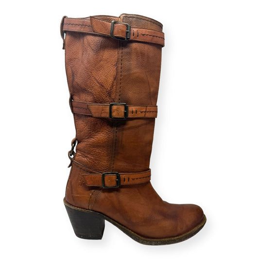 Carmen 3 Buckle Strap Brown Boots Designer Frye, Size 9