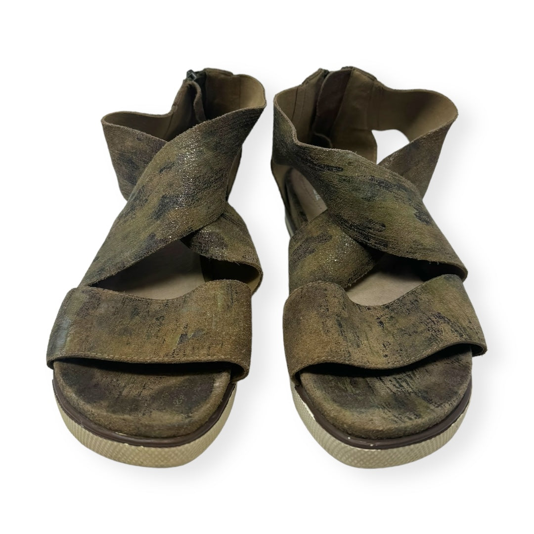 Multi-colored Sandals Designer Eileen Fisher, Size 6.5