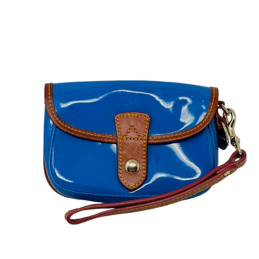 Oncour Twist Flap Wristlet in French Blue Patent Leather Designer Dooney And Bourke, Size Small