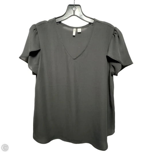 Top Short Sleeve By Cato In Black, Size: S