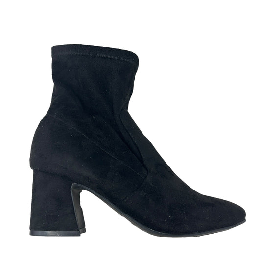 Stretch Ankle Boots By Unisa  Size: 6.5