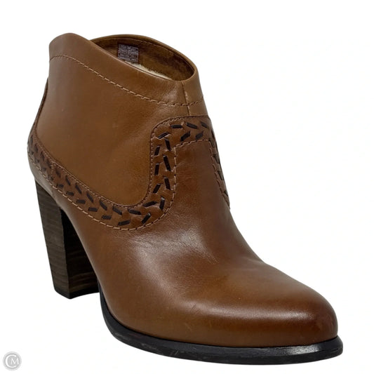 Charlotte Ankle Boots Designer By Ugg In Brown, Size: 10