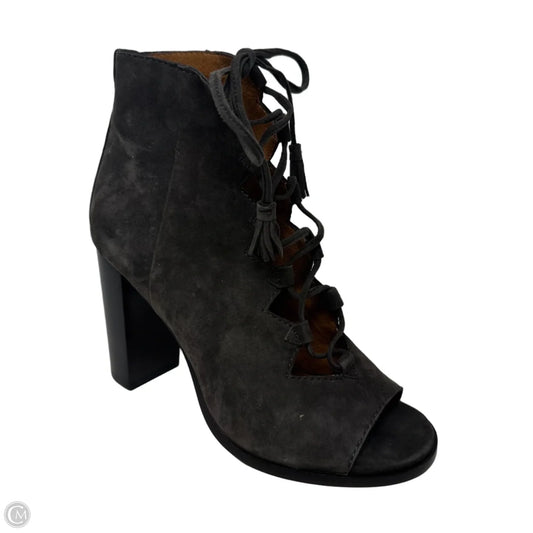 Gabby Lace Up Boots Shoes Designer By Frye In Grey, Size: 6