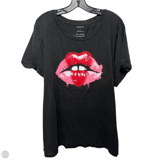 Lips Top Short Sleeve By Torrid In Grey, Size: 3x