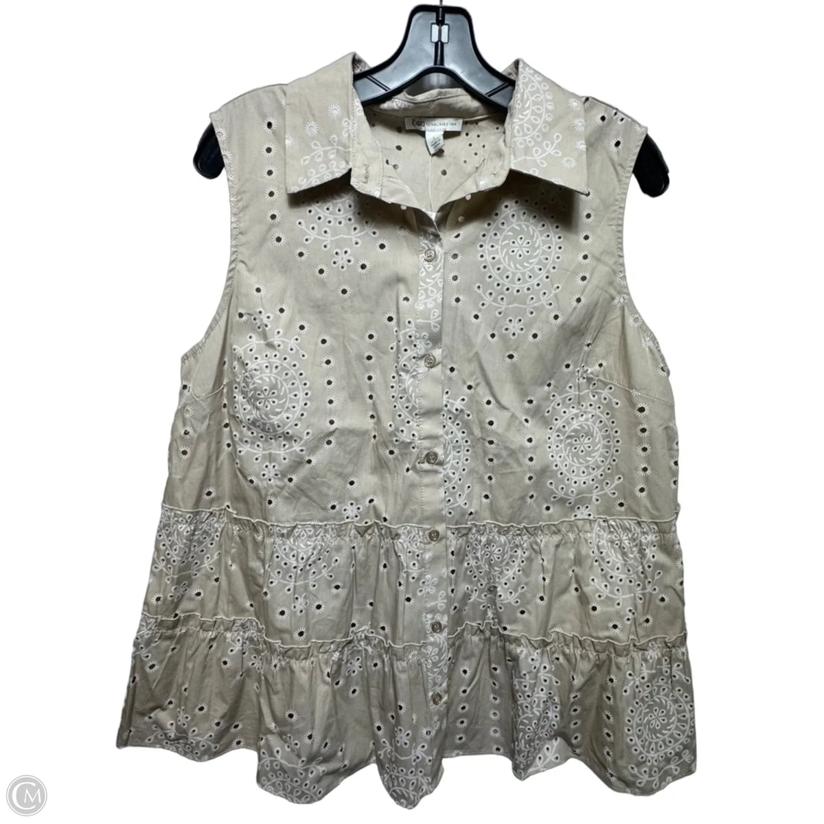 Top Sleeveless By Cato In Tan, Size: L