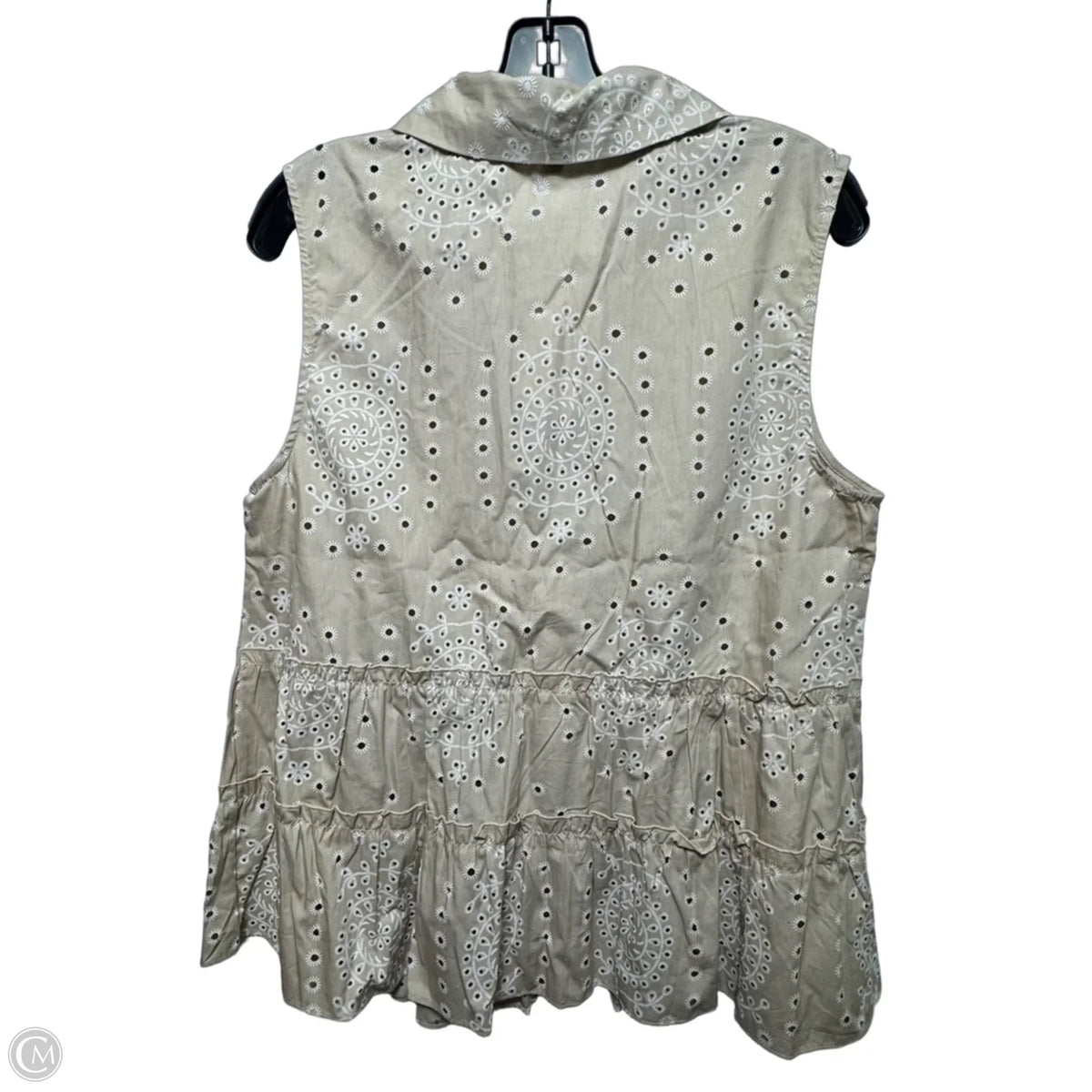 Top Sleeveless By Cato In Tan, Size: L