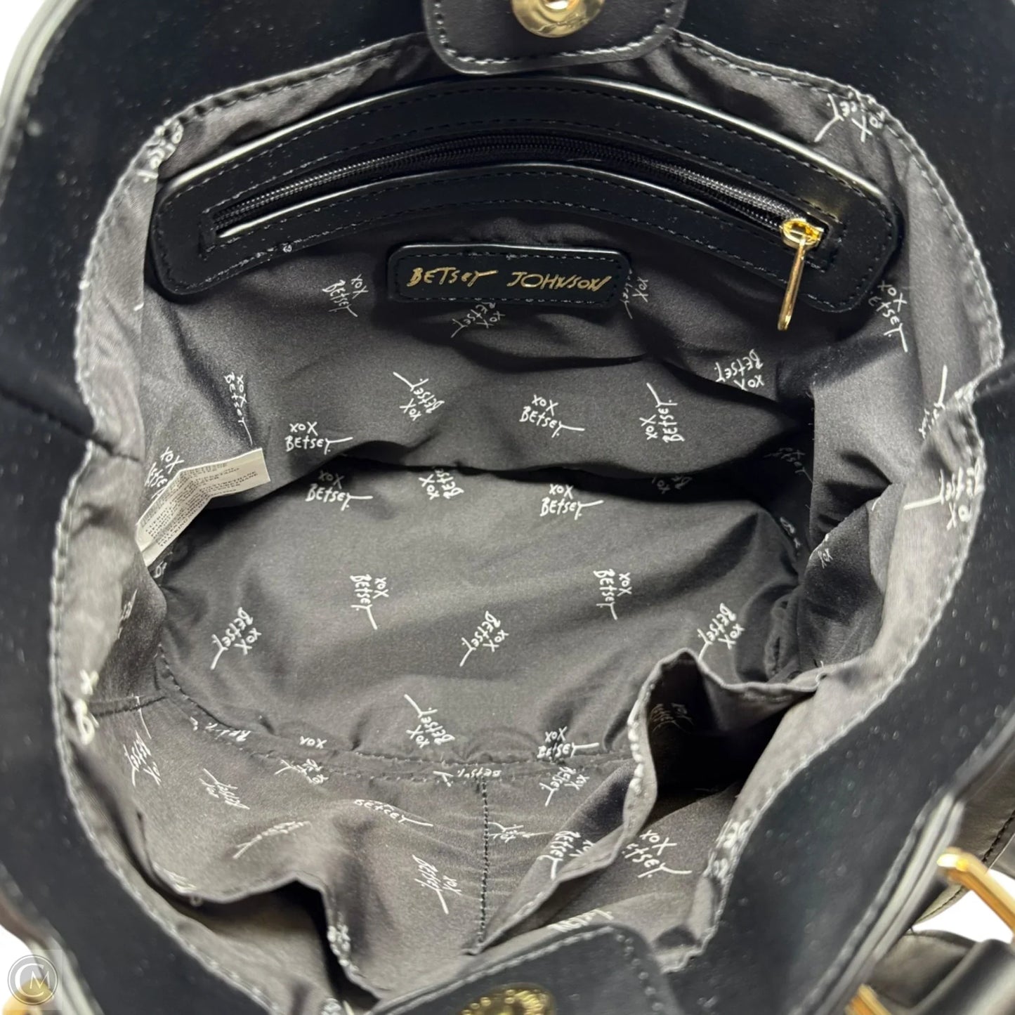Scallop Satchel Handbag By Betsey Johnson, Size: Small