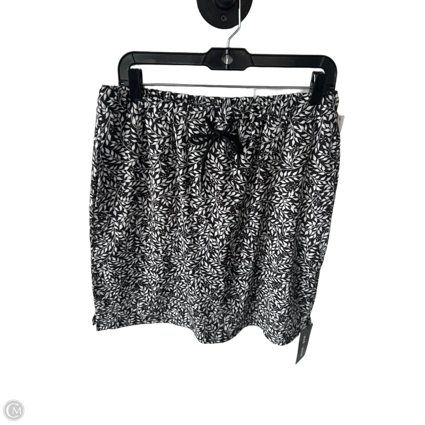 Skort By Clothes Mentor In Black & White, Size: L