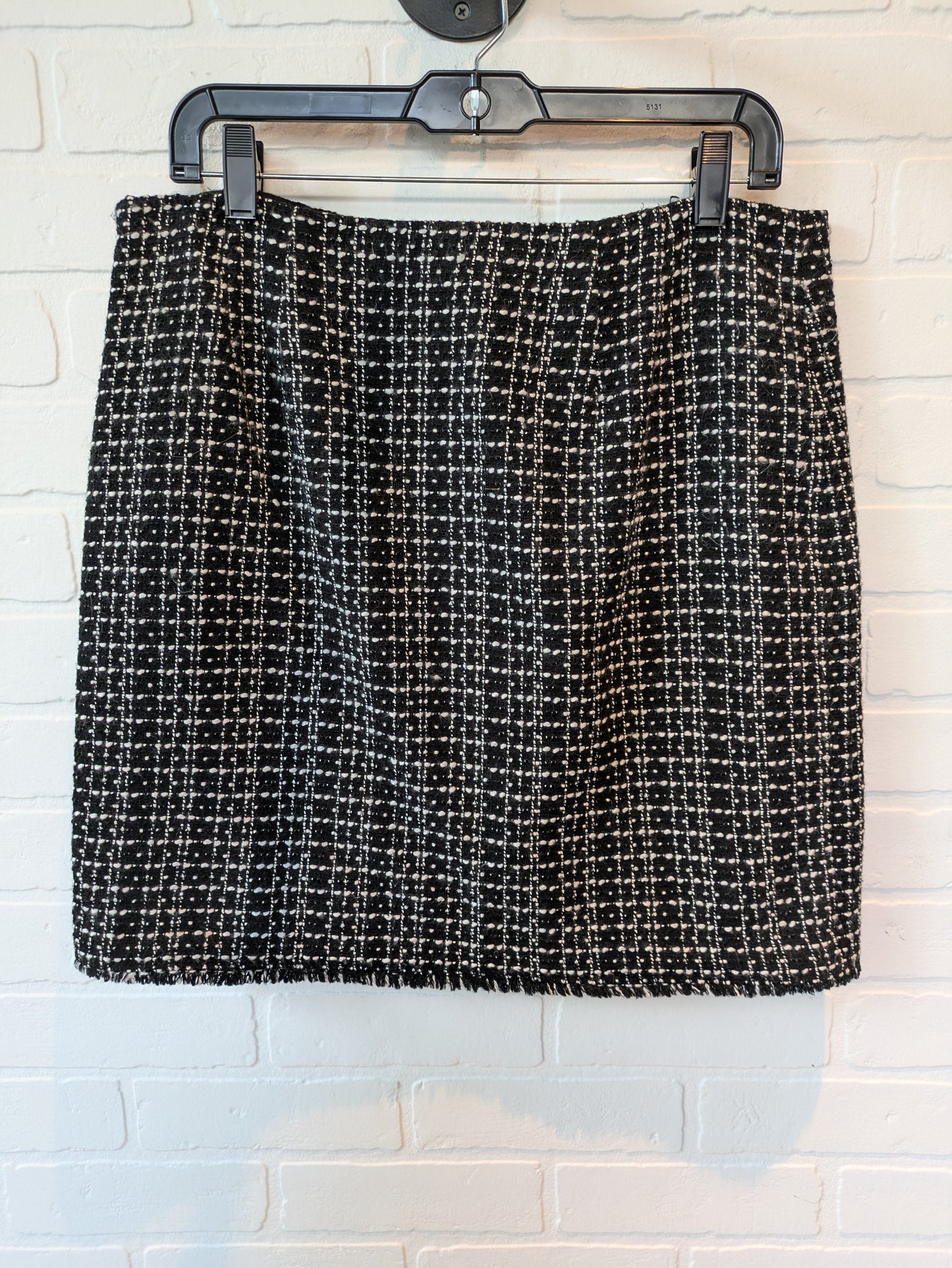 Black & White Skirt Mini & Short Ann Taylor, Size 12petite