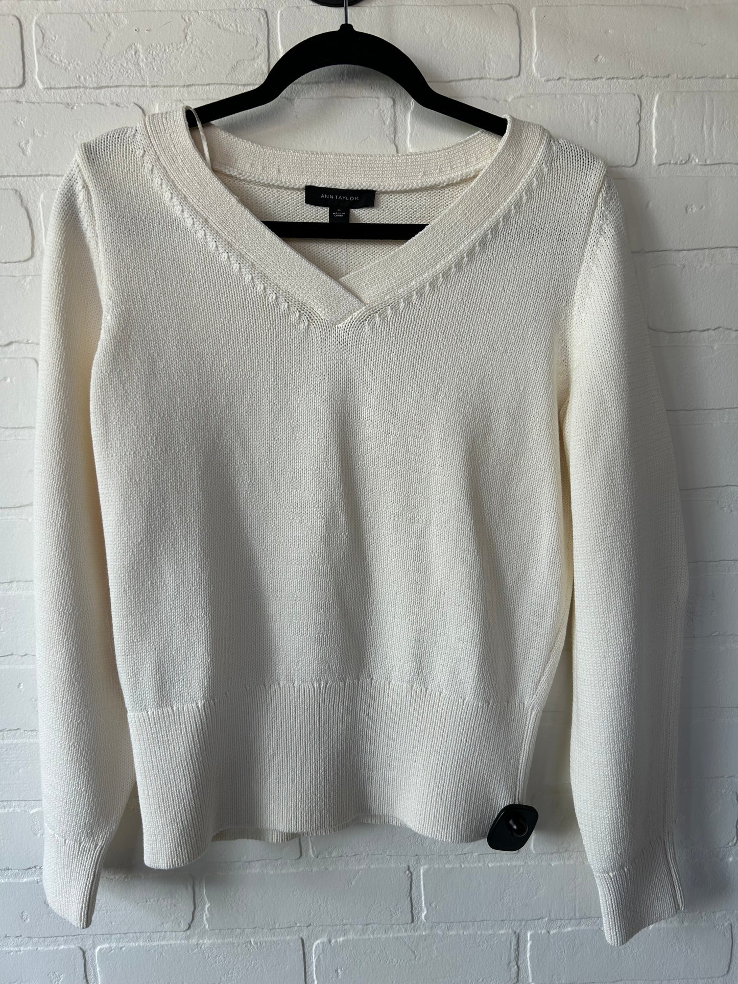 Cream Sweater Ann Taylor, Size M