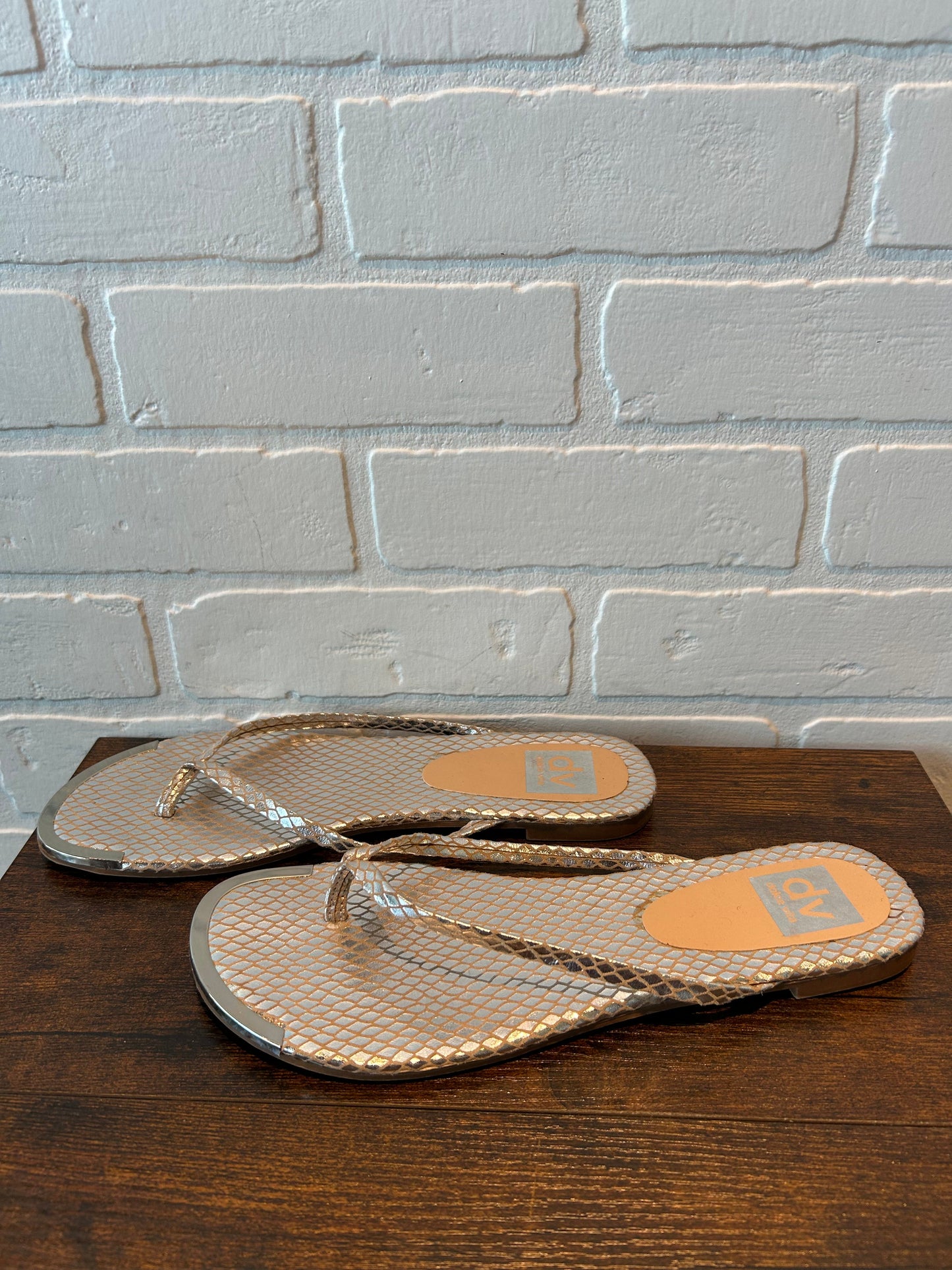 Bronze Sandals Flip Flops Dolce Vita, Size 9