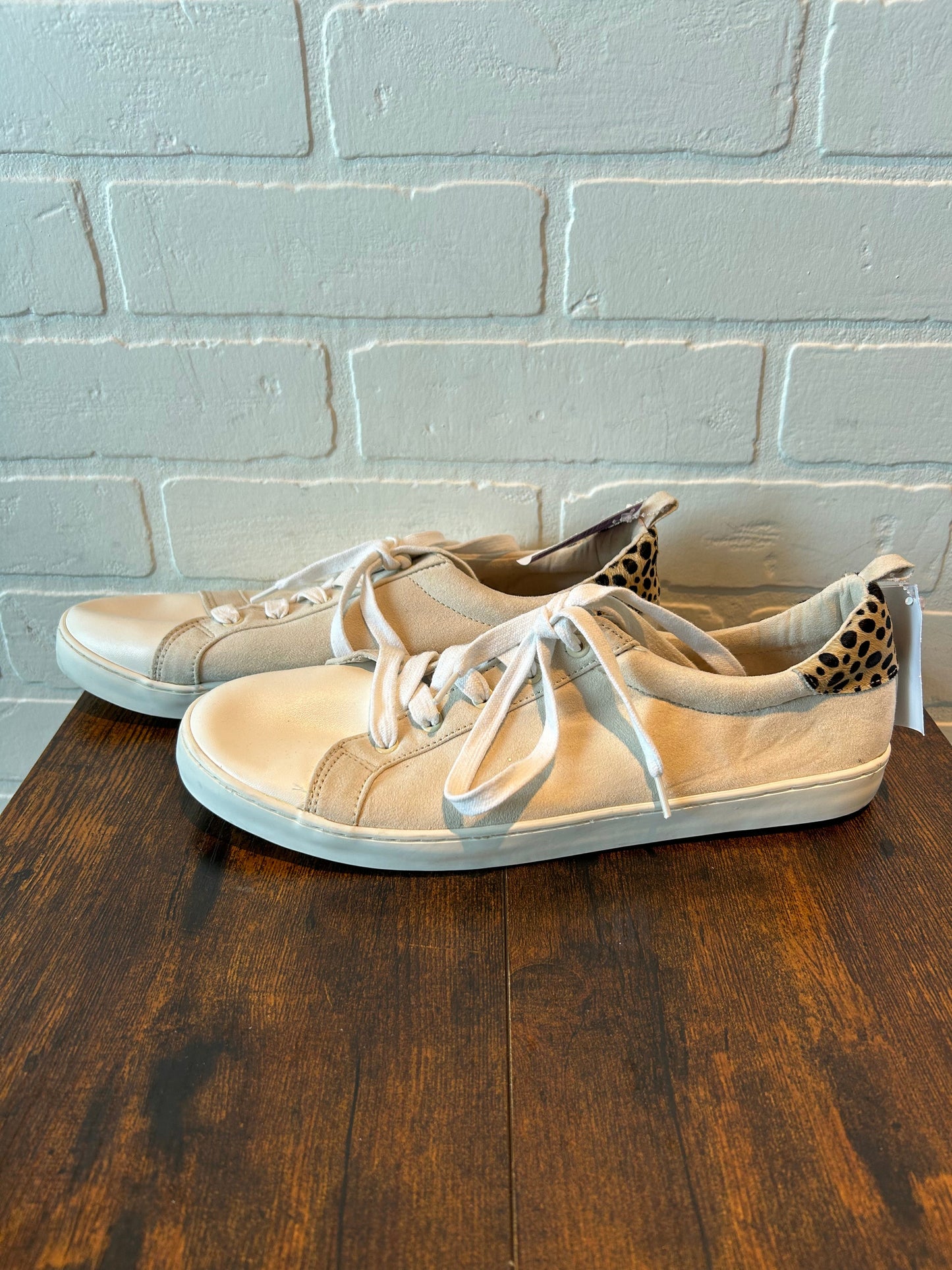 Tan & White Shoes Sneakers Gap, Size 10