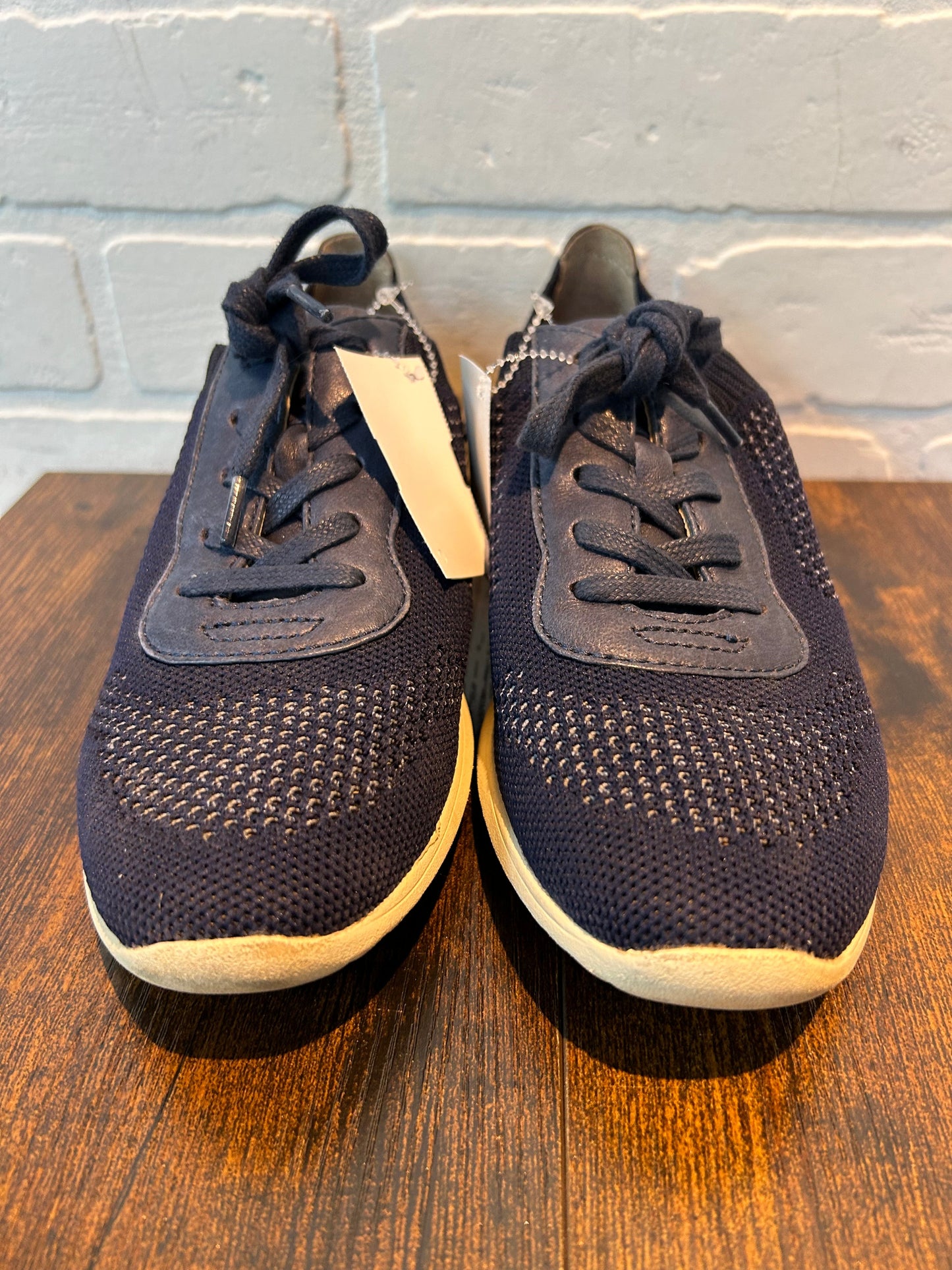 Navy Shoes Sneakers Sofft, Size 7