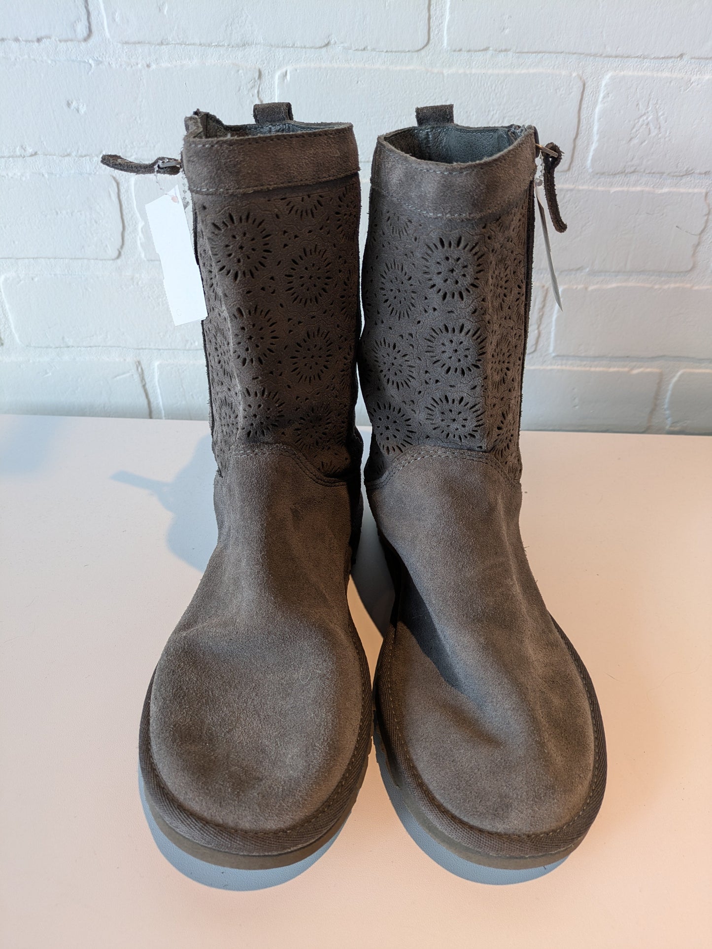 Boots Designer By Ugg In Grey, Size: 6