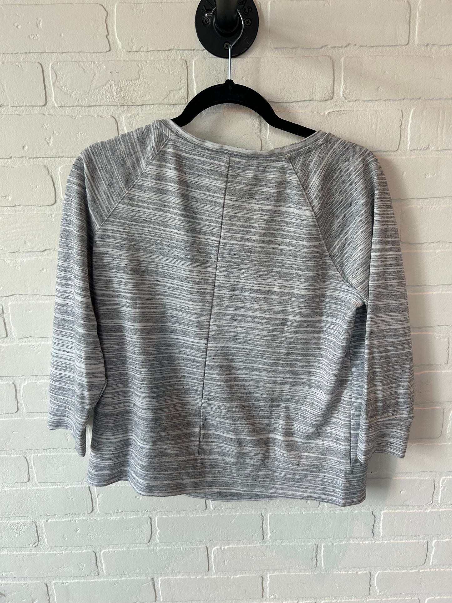 Top 3/4 Sleeve By Banana Republic In Grey & White, Size: M