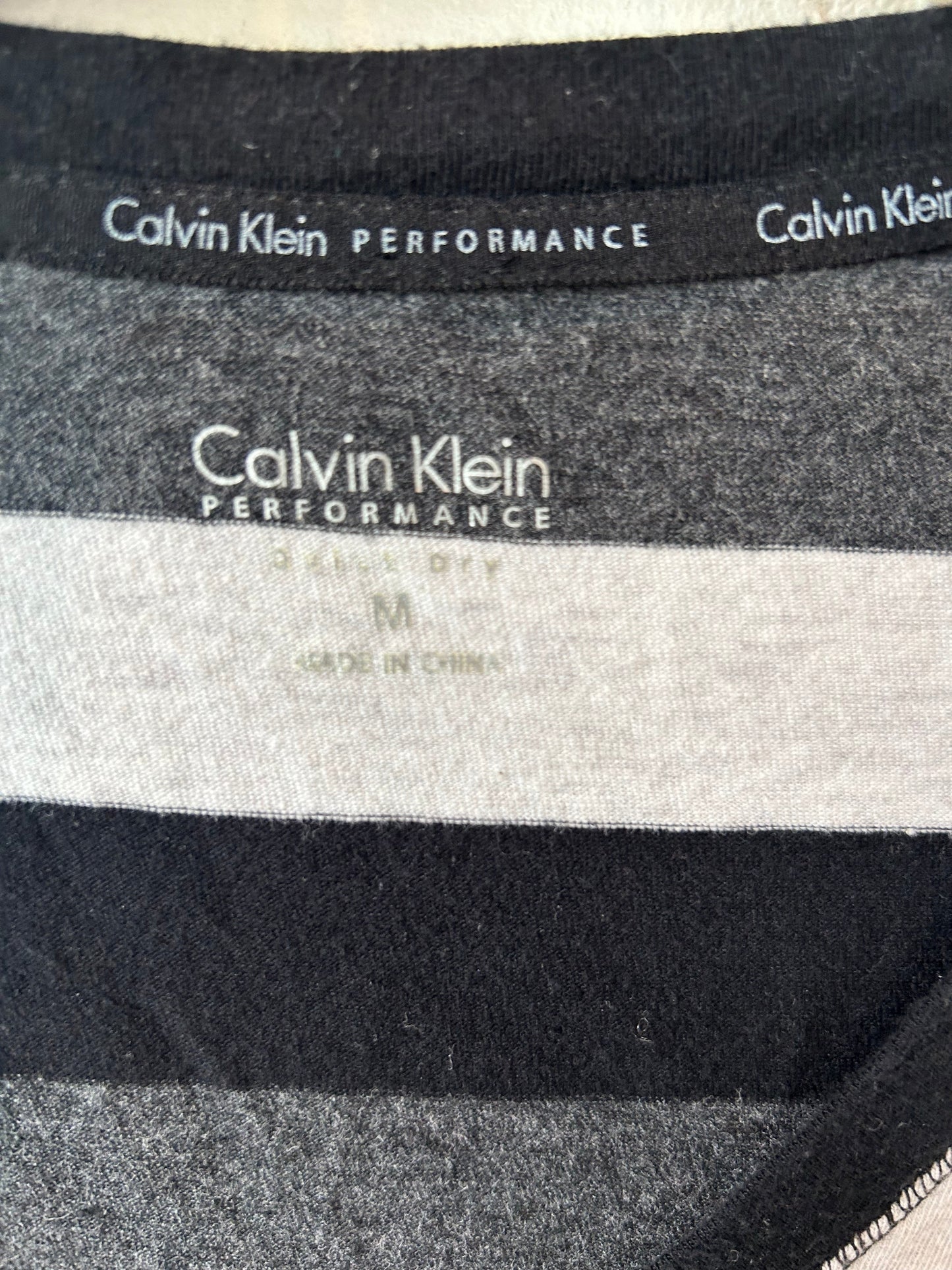 Athletic Top Long Sleeve Crewneck By Calvin Klein In Black & Grey, Size: M