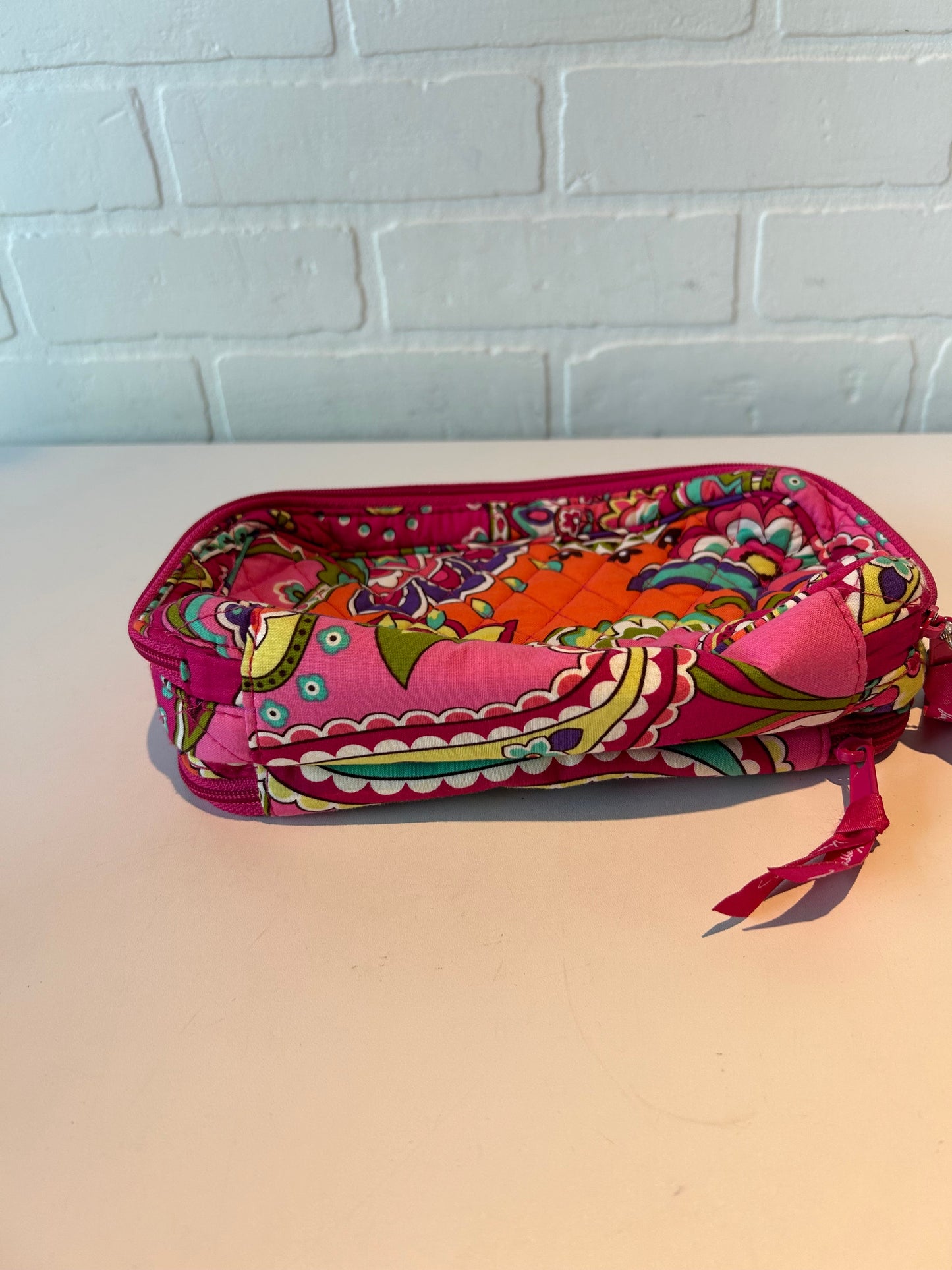 Makeup Bag By Vera Bradley, Size: Medium