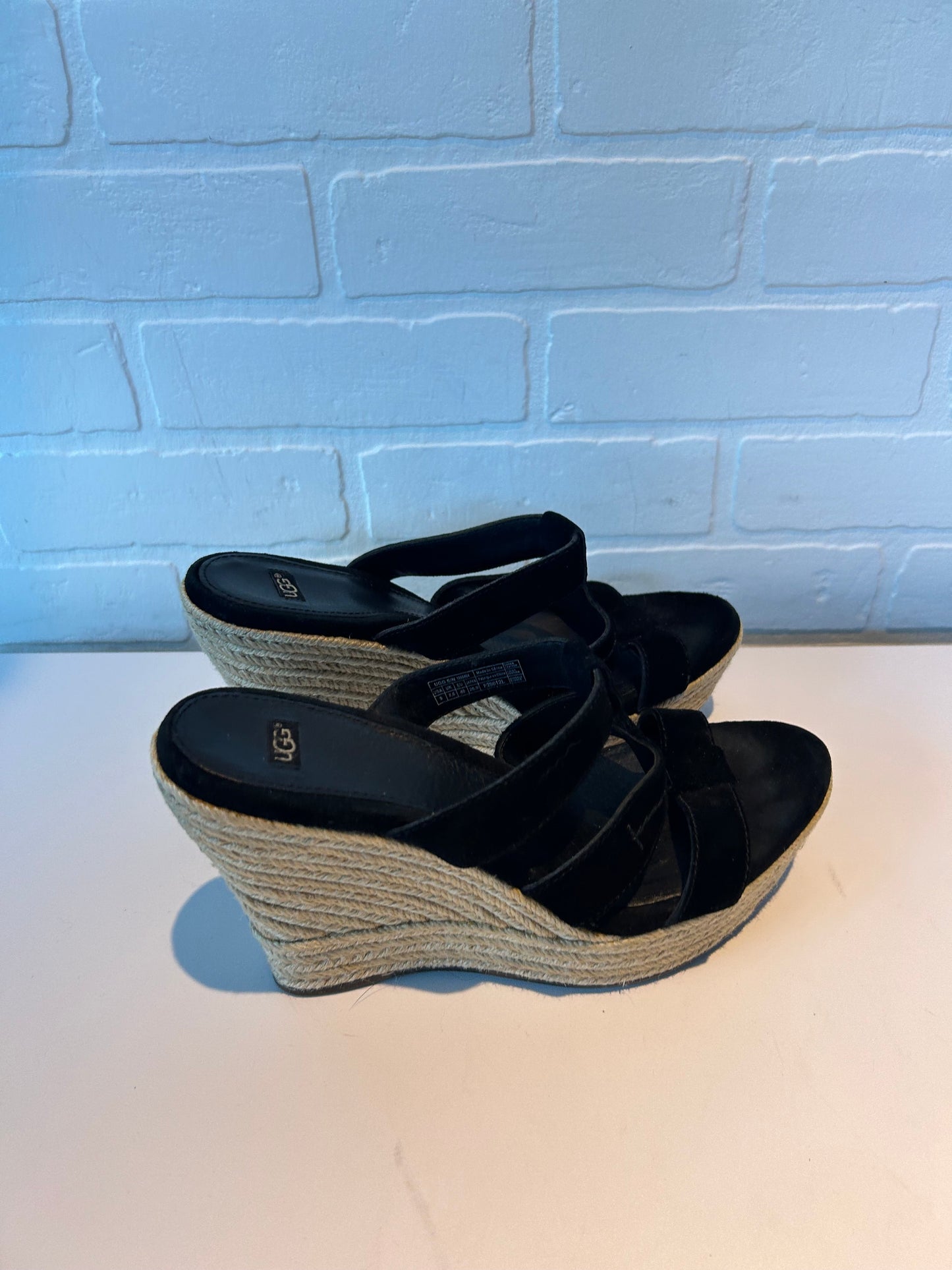 Sandals Designer By Ugg In Black & Cream, Size: 9