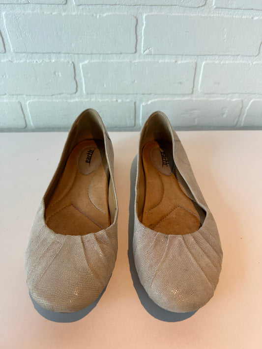 Shoes Flats By Earth In Cream & Tan, Size: 8