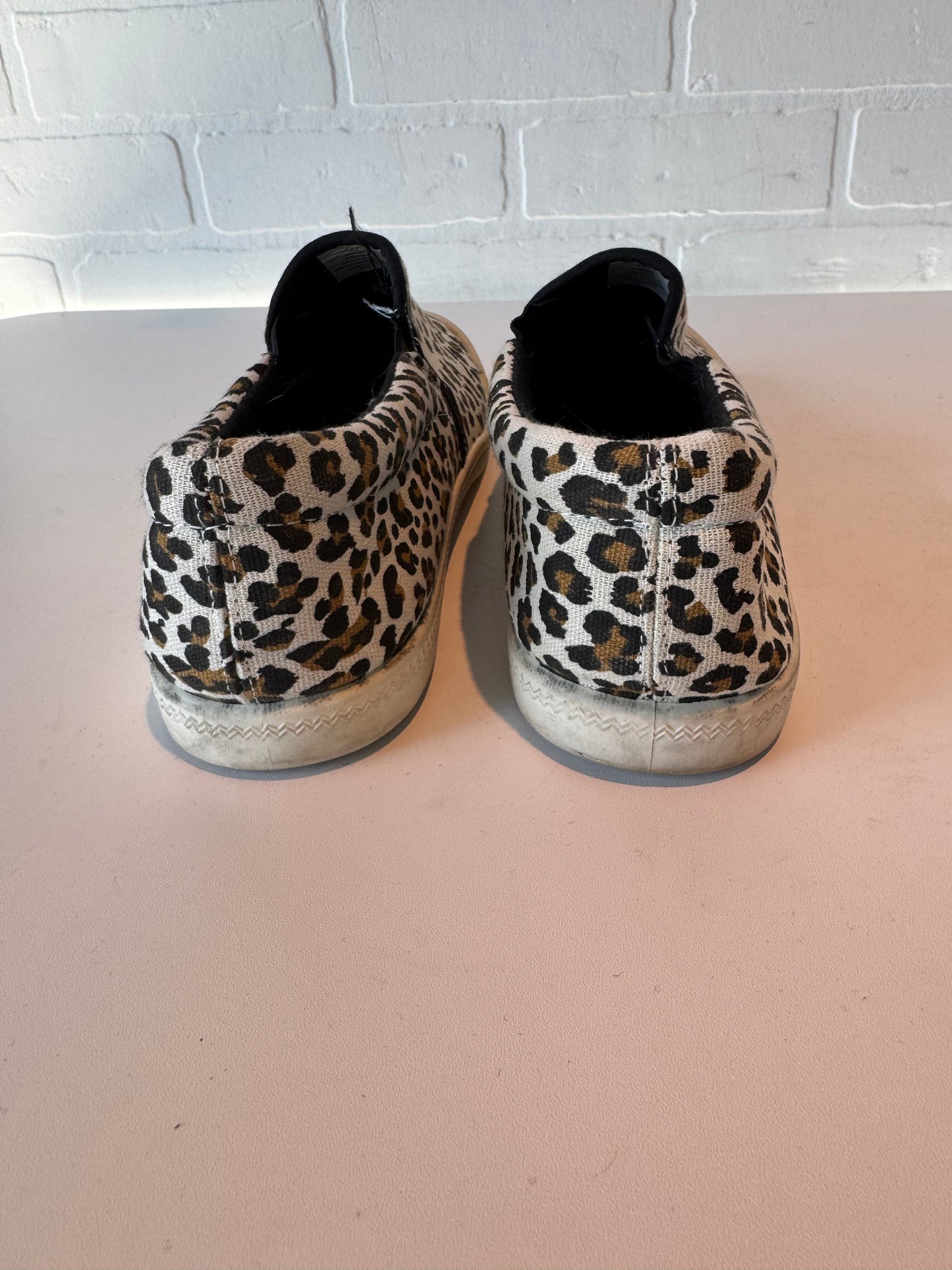 Shoes Flats By Tommy Bahama In Animal Print, Size: 8