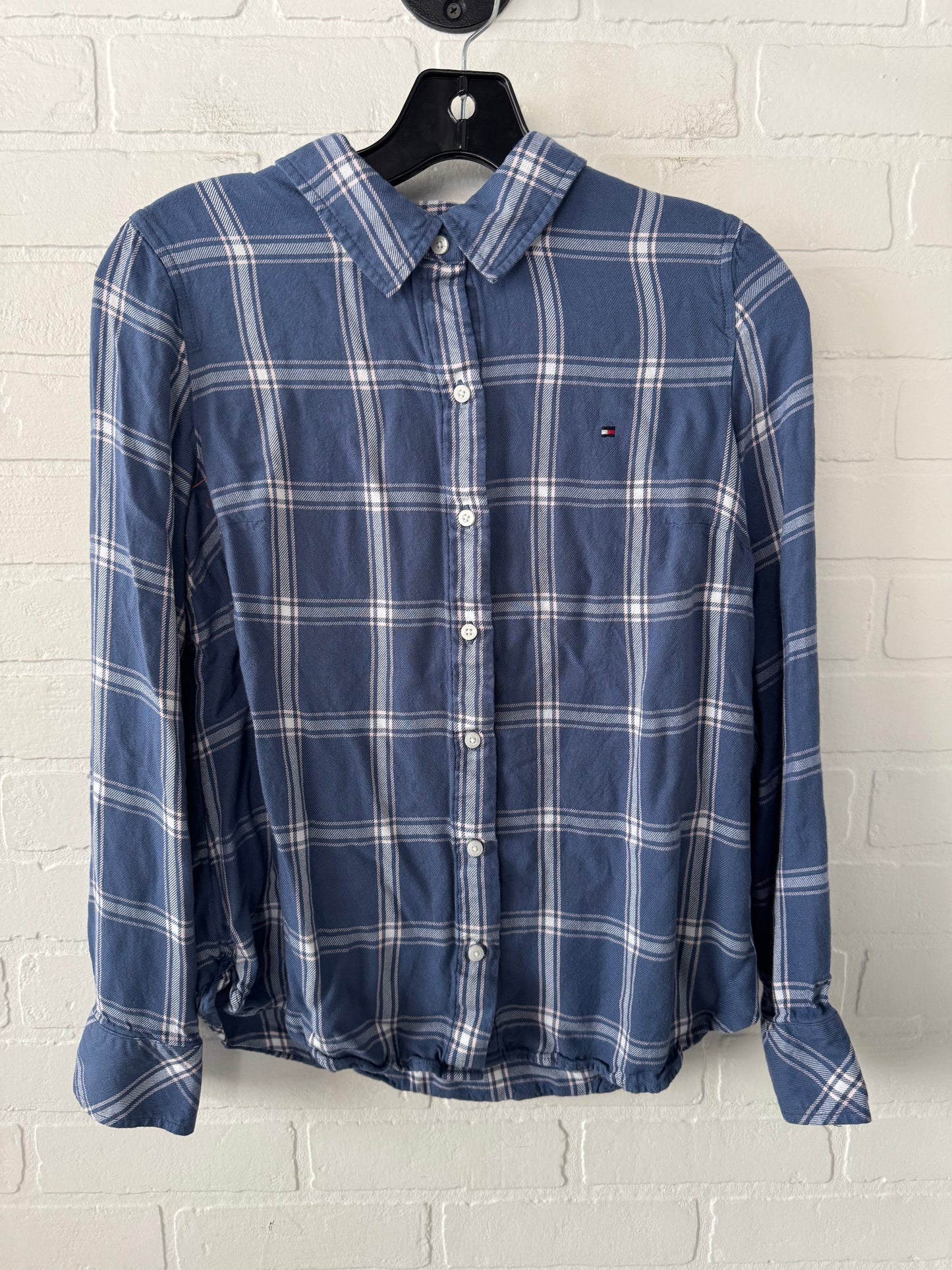 Top Long Sleeve By Tommy Hilfiger In Blue & White, Size: M