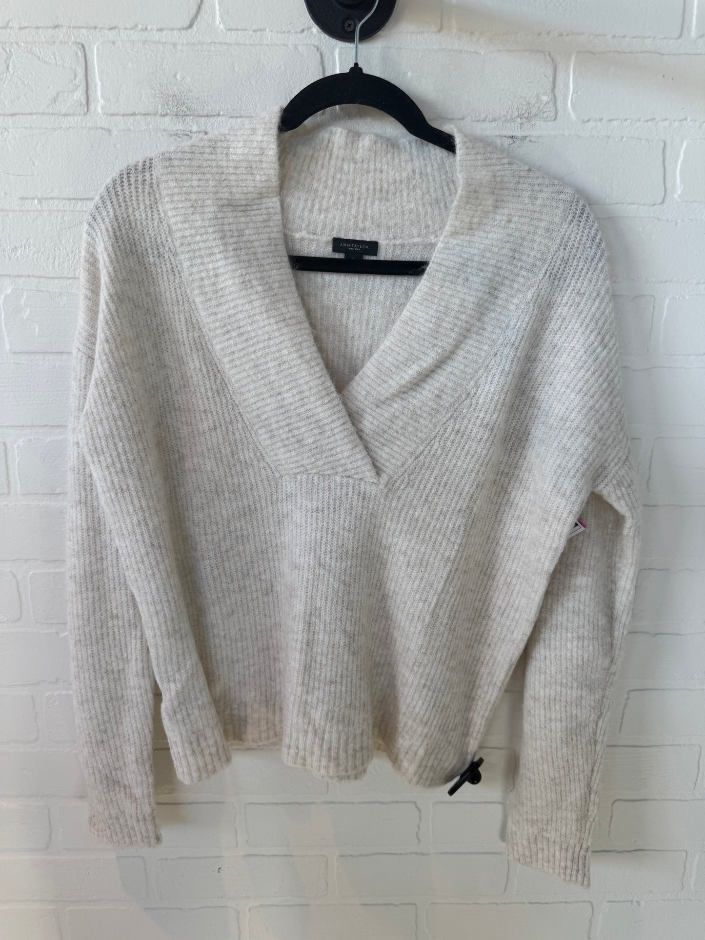 Sweater By Ann Taylor In Cream, Size: S