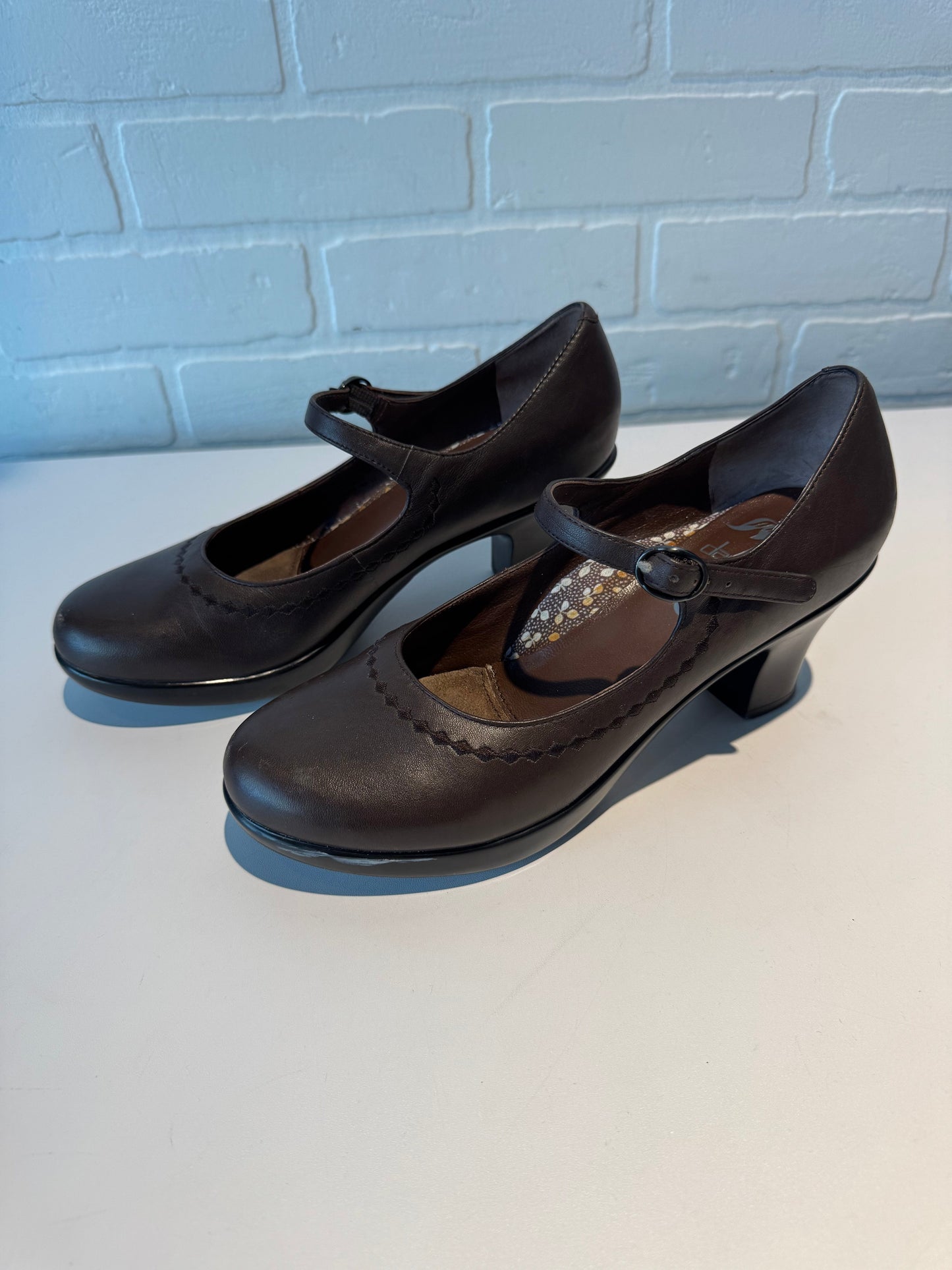 Shoes Heels Block By Dansko In Brown, Size: 7.5