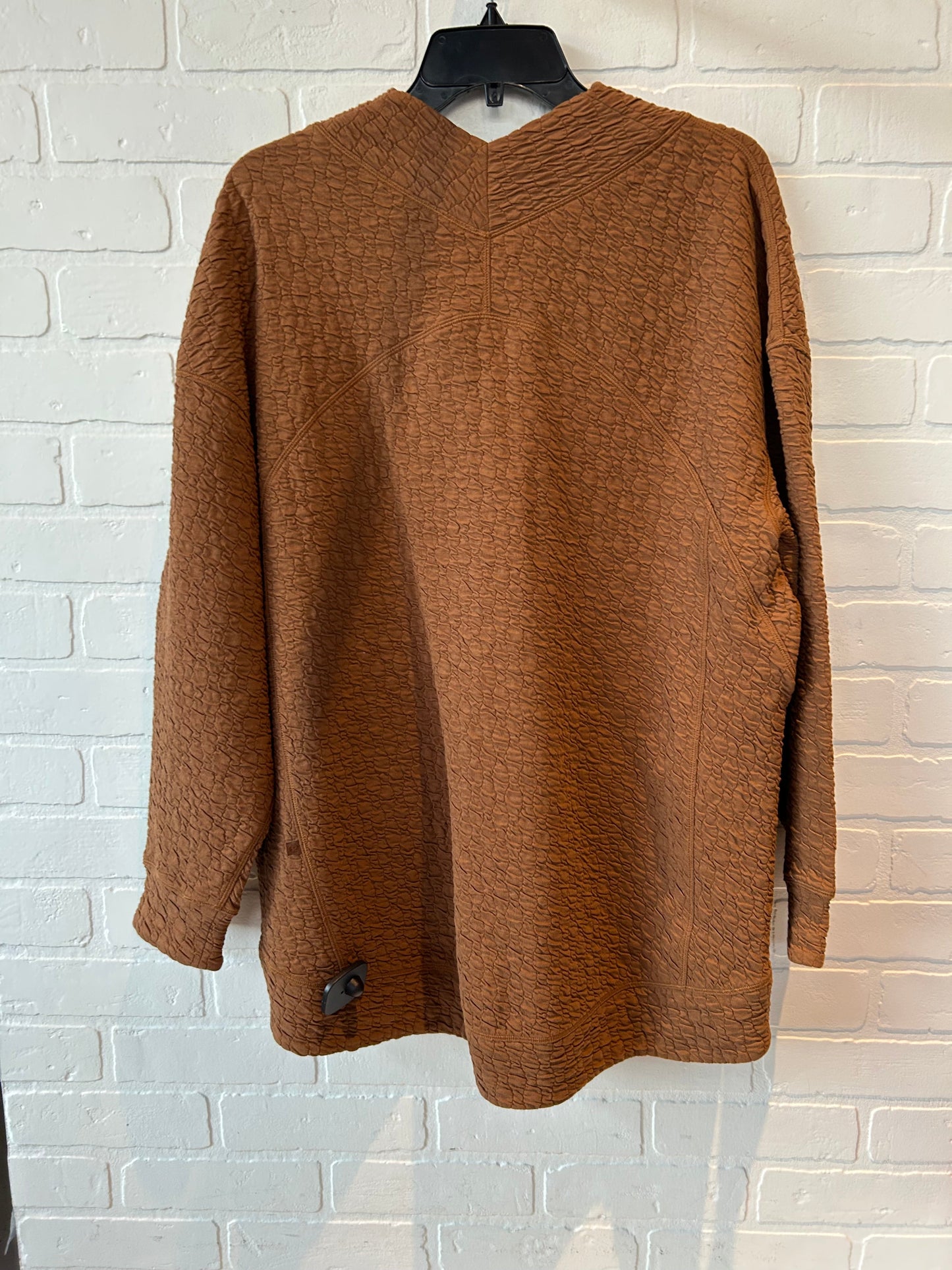 Athletic Top Long Sleeve Crewneck By Lululemon In Brown, Size: M